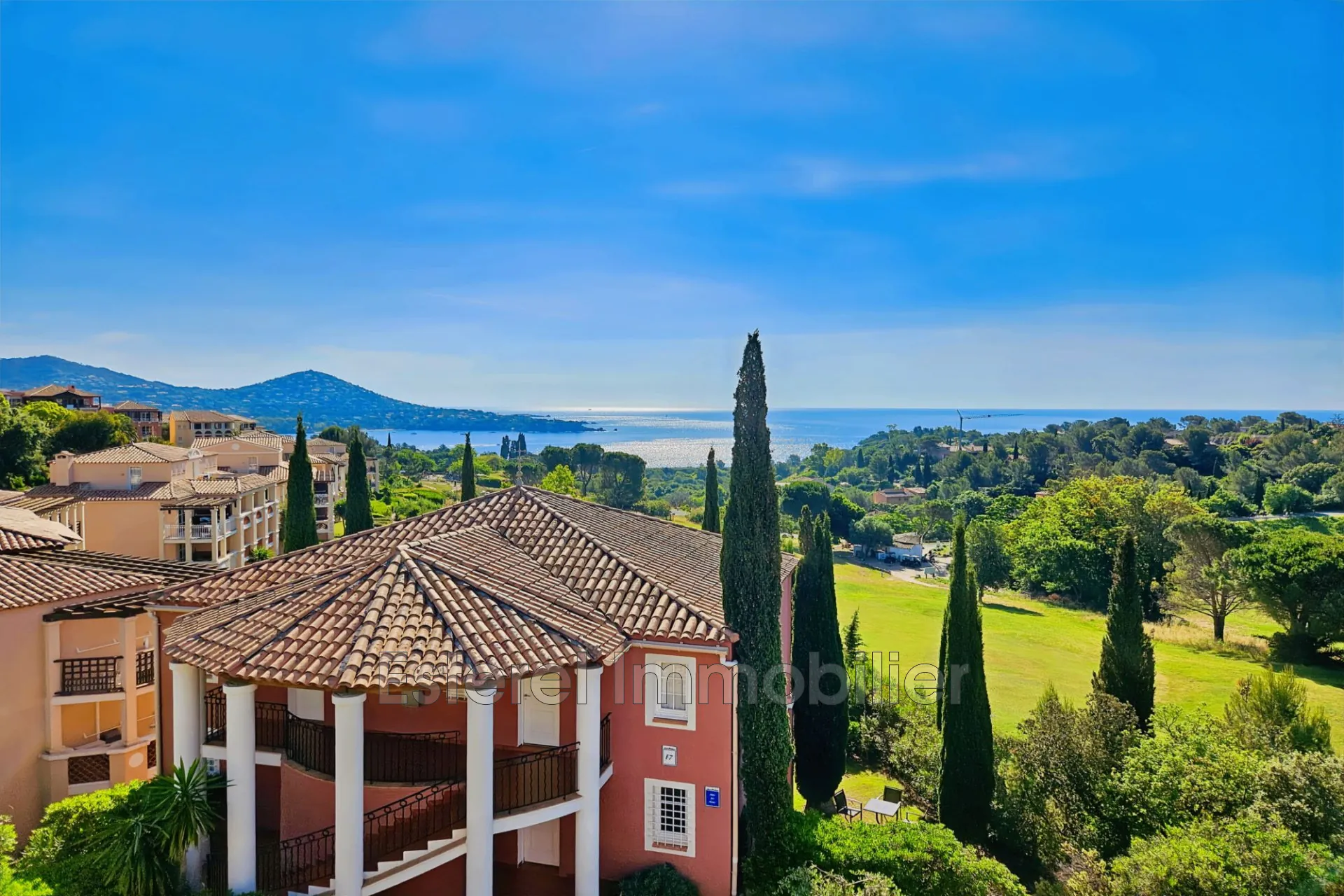 Appartement 2 pièces avec terrasse et vue mer à Agay