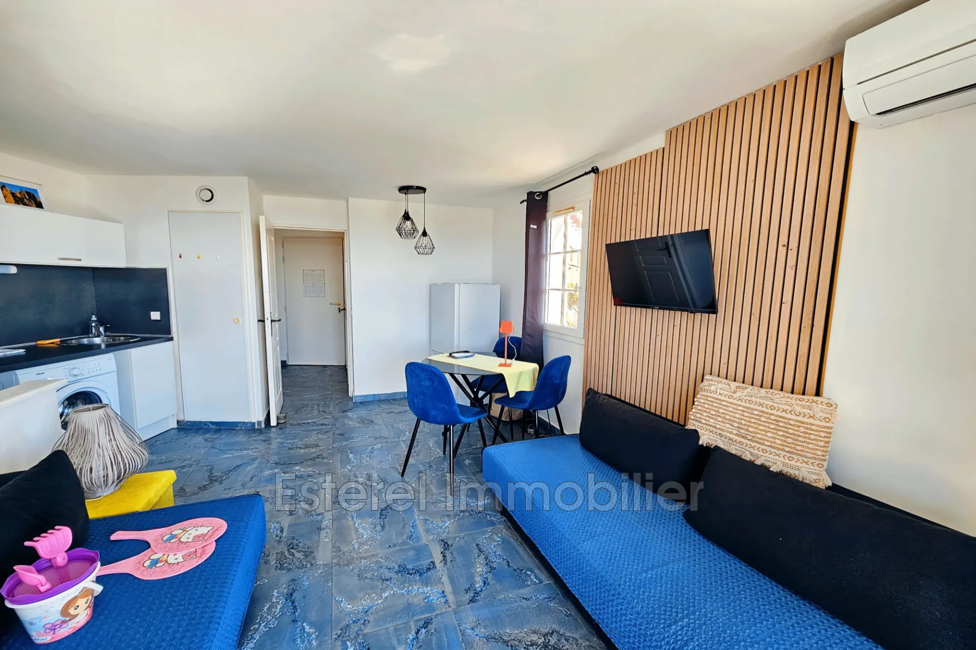 Appartement 2 pièces avec terrasse et vue mer à Agay 
