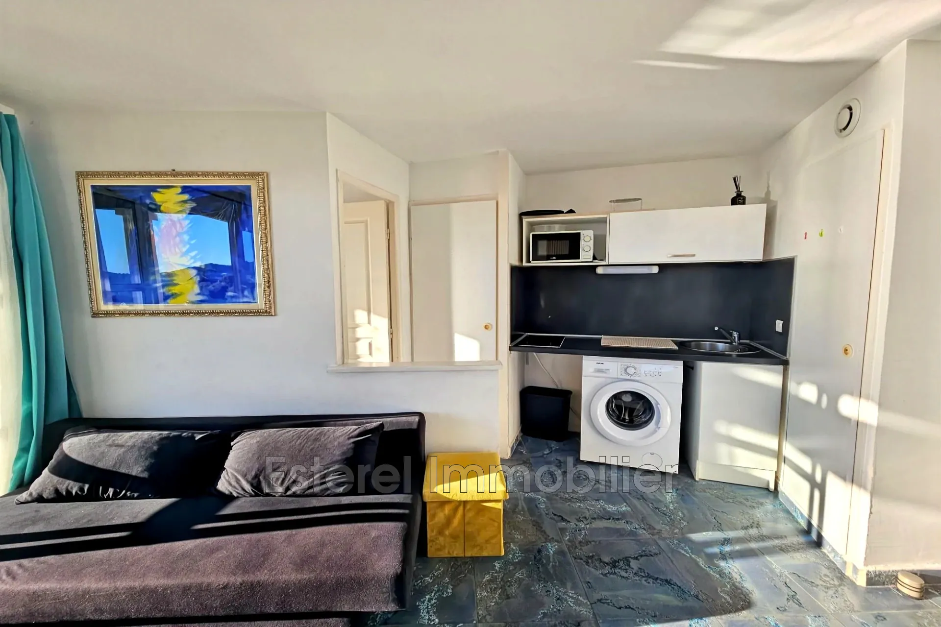 Appartement 2 pièces avec terrasse et vue mer à Agay 