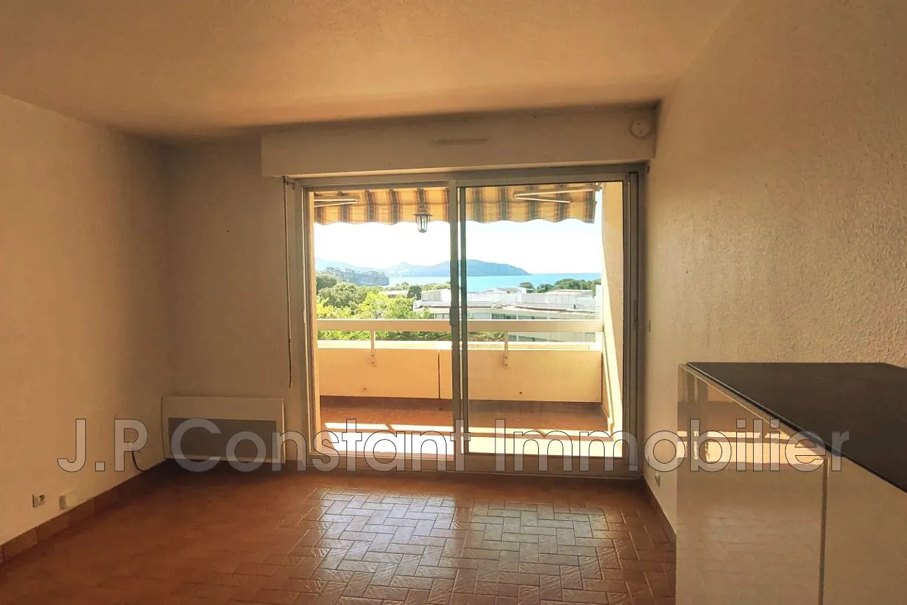 Appartement T1 Bis avec terrasse et vue mer à La Ciotat - Quartier Fontsainte 