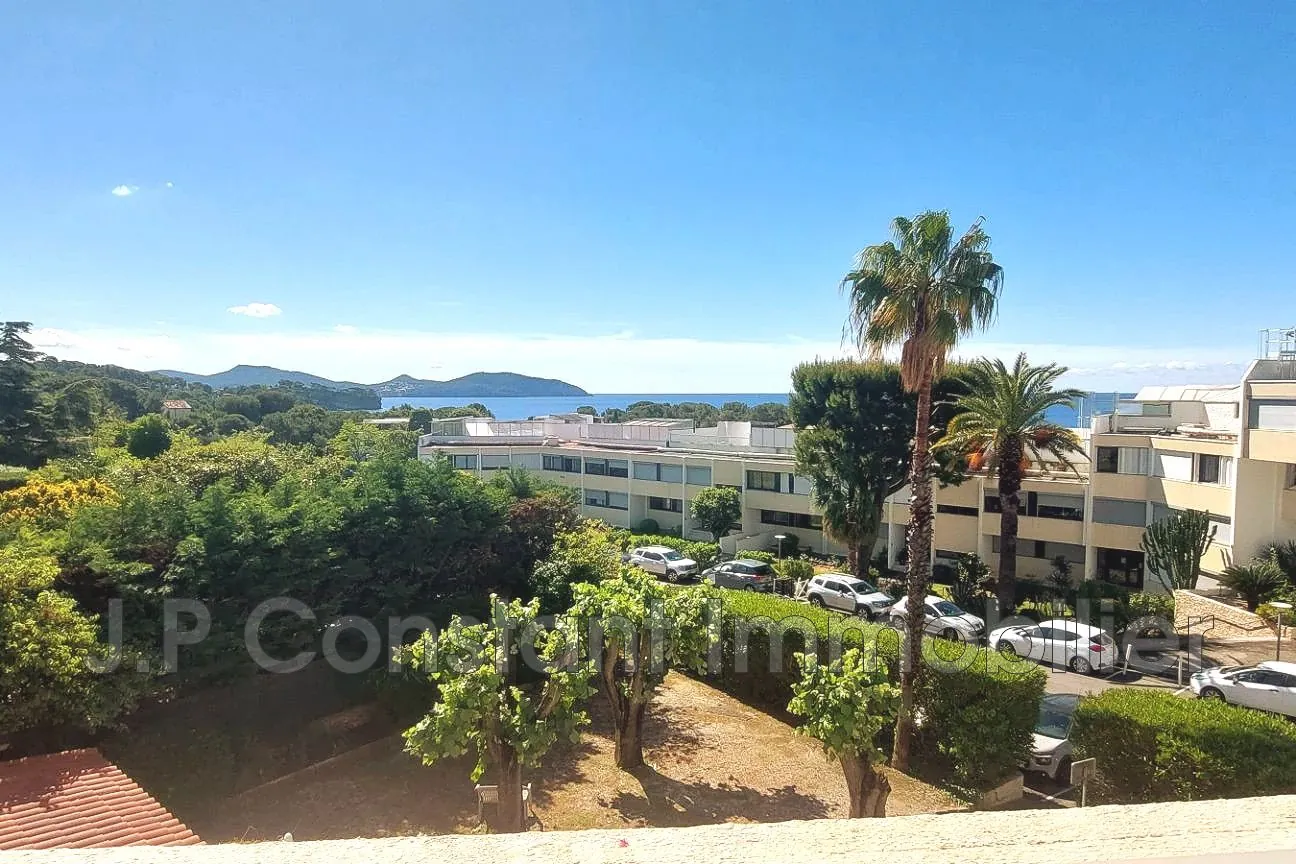 Appartement T1 Bis avec terrasse et vue mer à La Ciotat - Quartier Fontsainte 