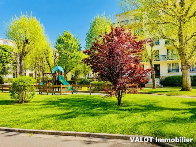 Appartement 72 m² lumineux avec terrasse à Rueil-Malmaison 
