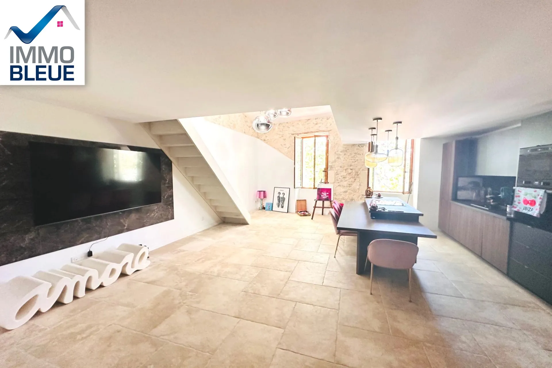Appartement duplex atypique à Martigues Jonquières, 85 m², rénové, avec cachet et confort moderne 