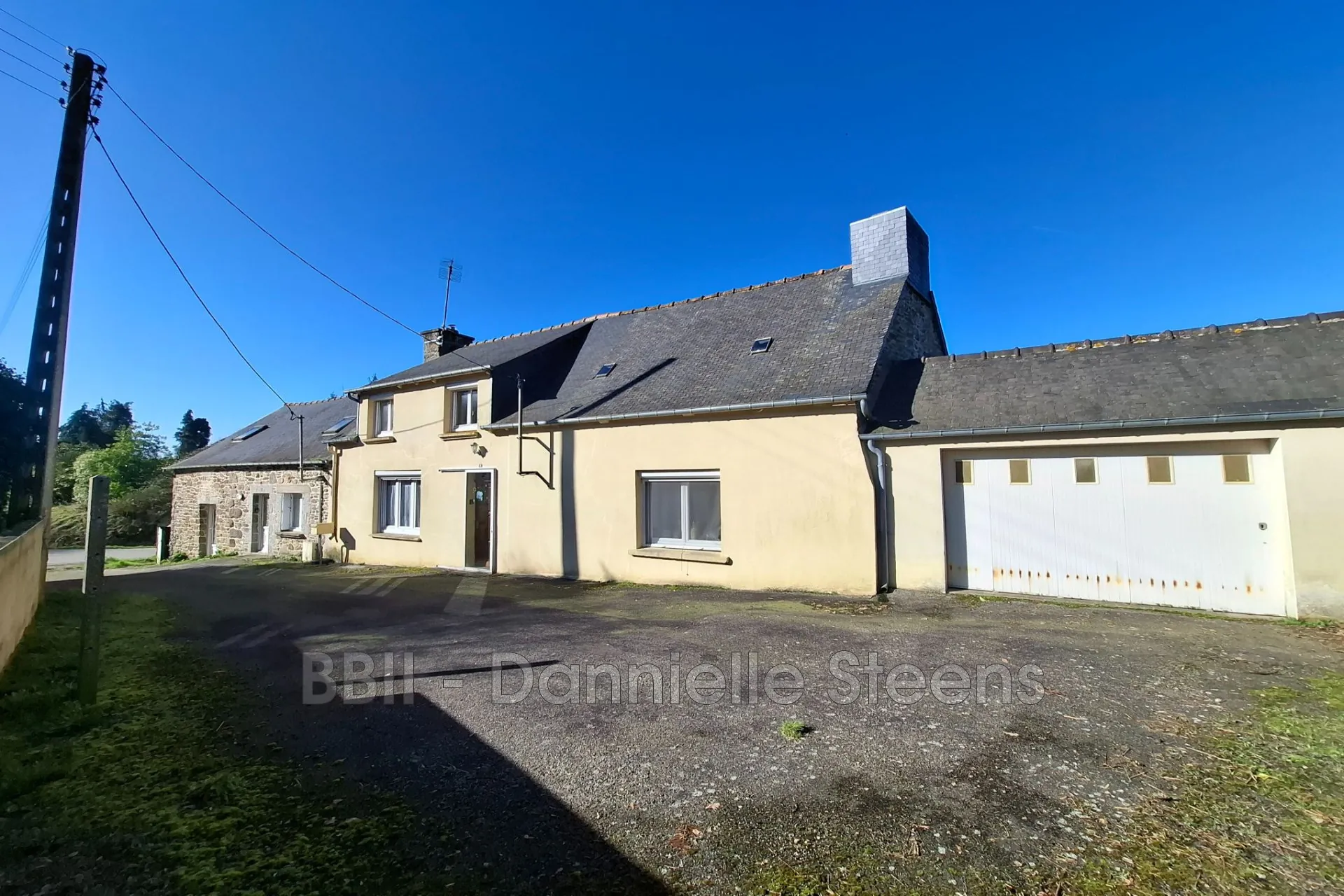Maison mitoyenne en pierre avec deux habitations à Saint-Connan - Centre Bretagne