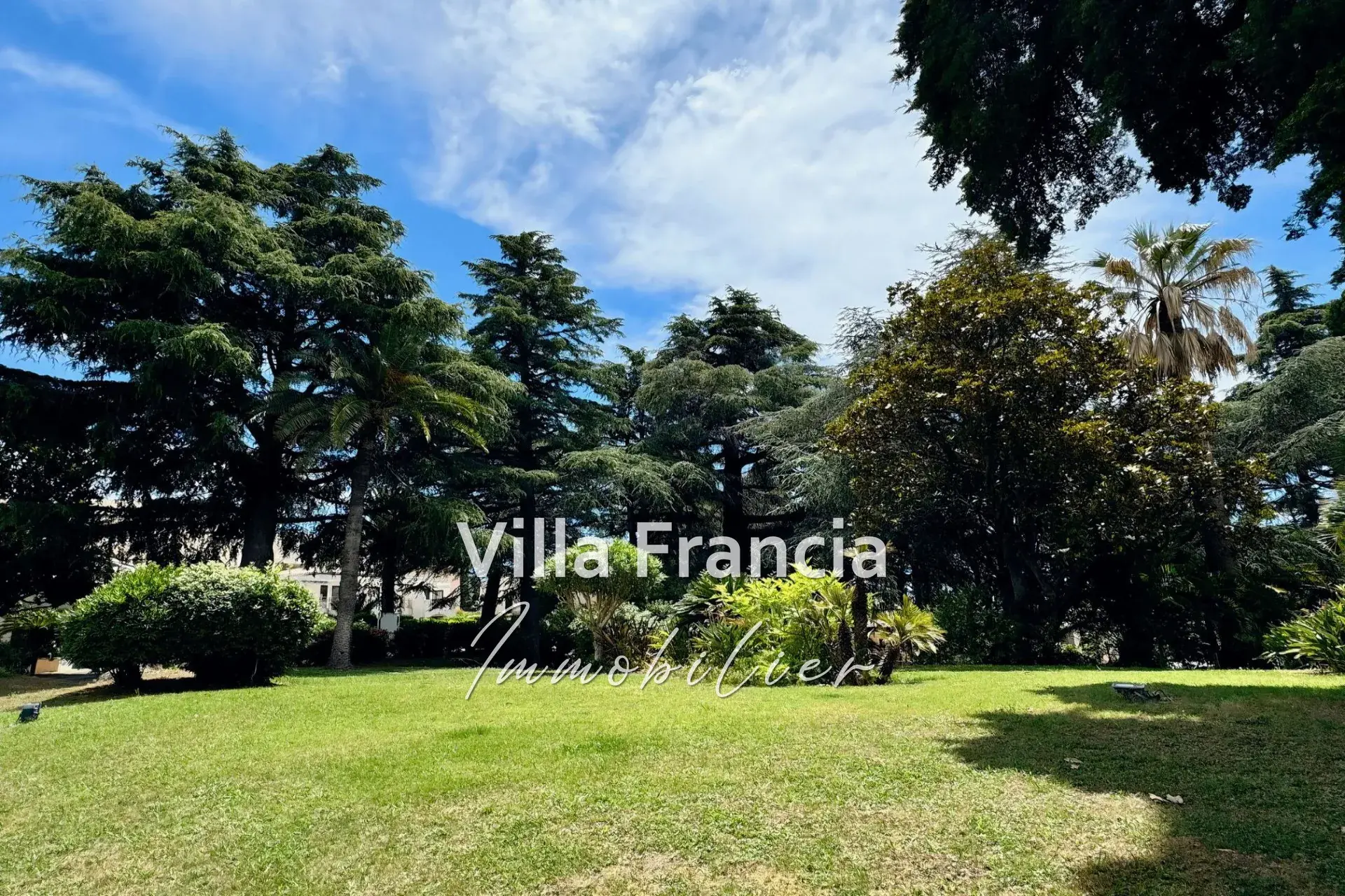 Appartement 2 pièces à vendre à Cannes avec piscine et parking privatif 