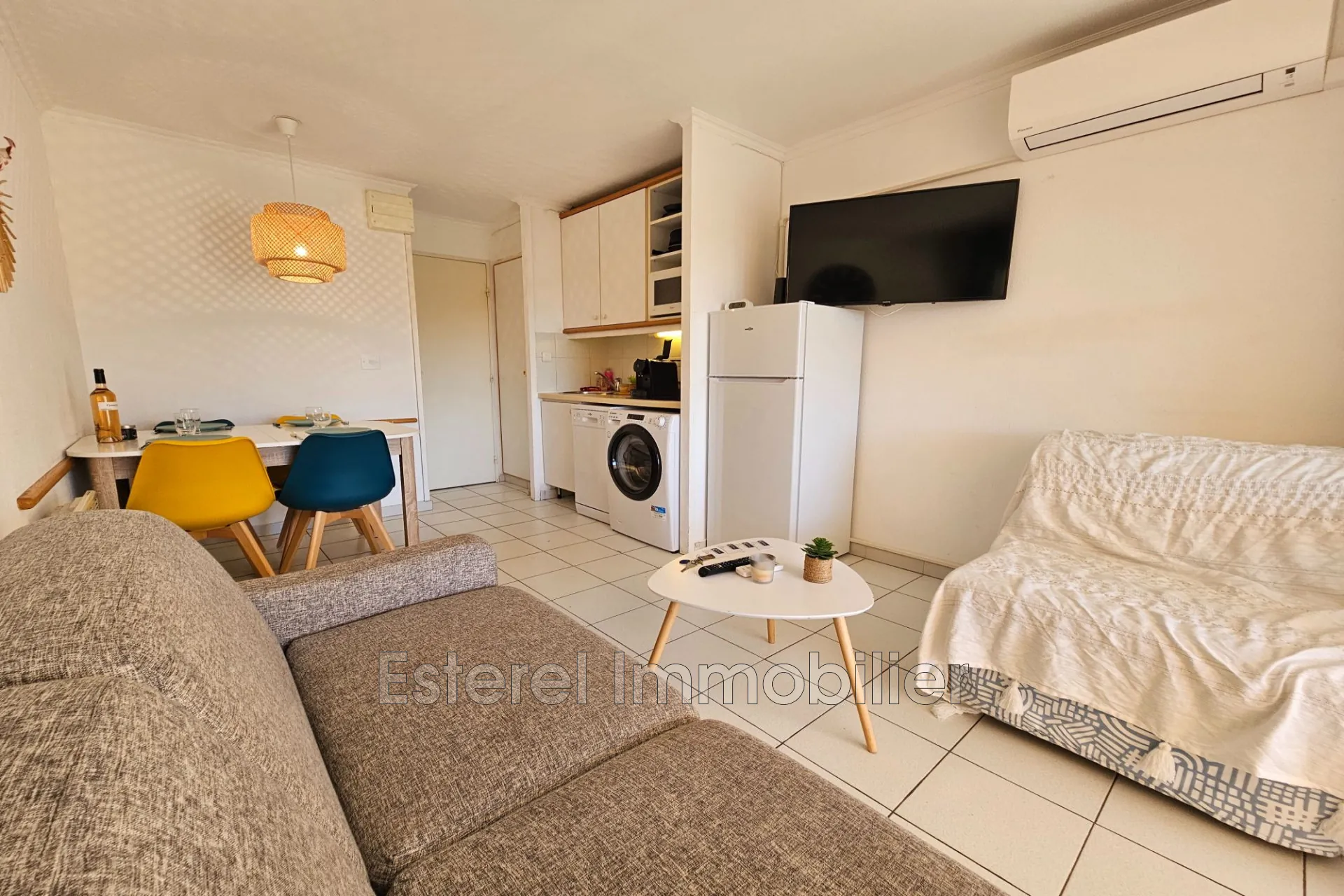 Studio climatisé avec terrasse et parking dans le domaine de Cap Estérel à Agay