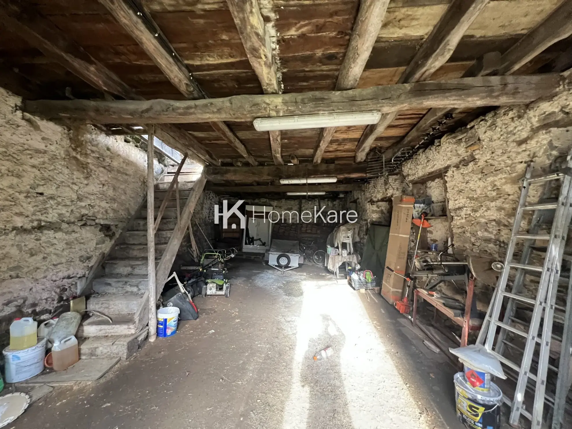 Maison à vendre à Arbas avec vue sur montagnes et rivière 