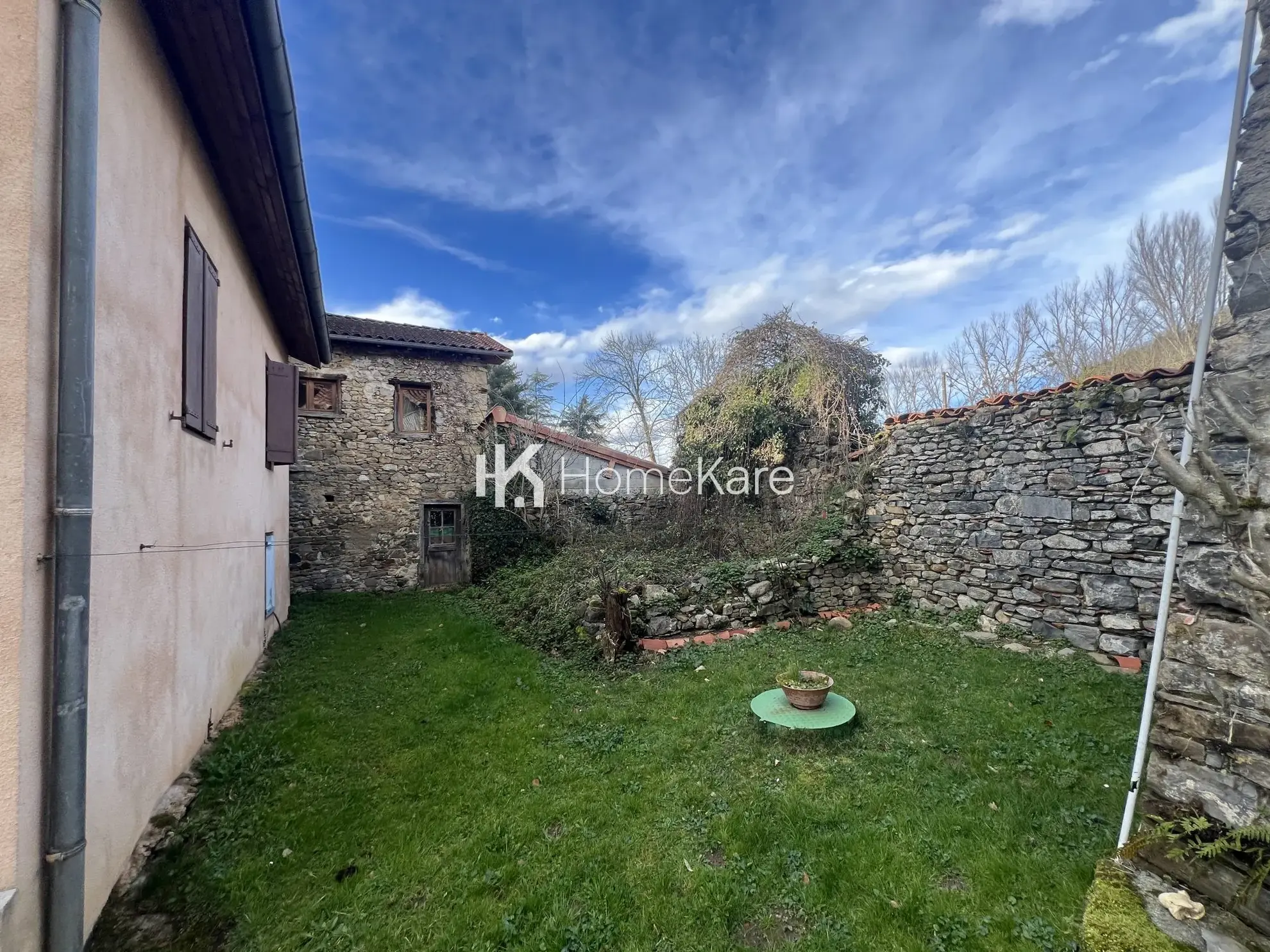 Maison à vendre à Arbas avec vue sur montagnes et rivière 