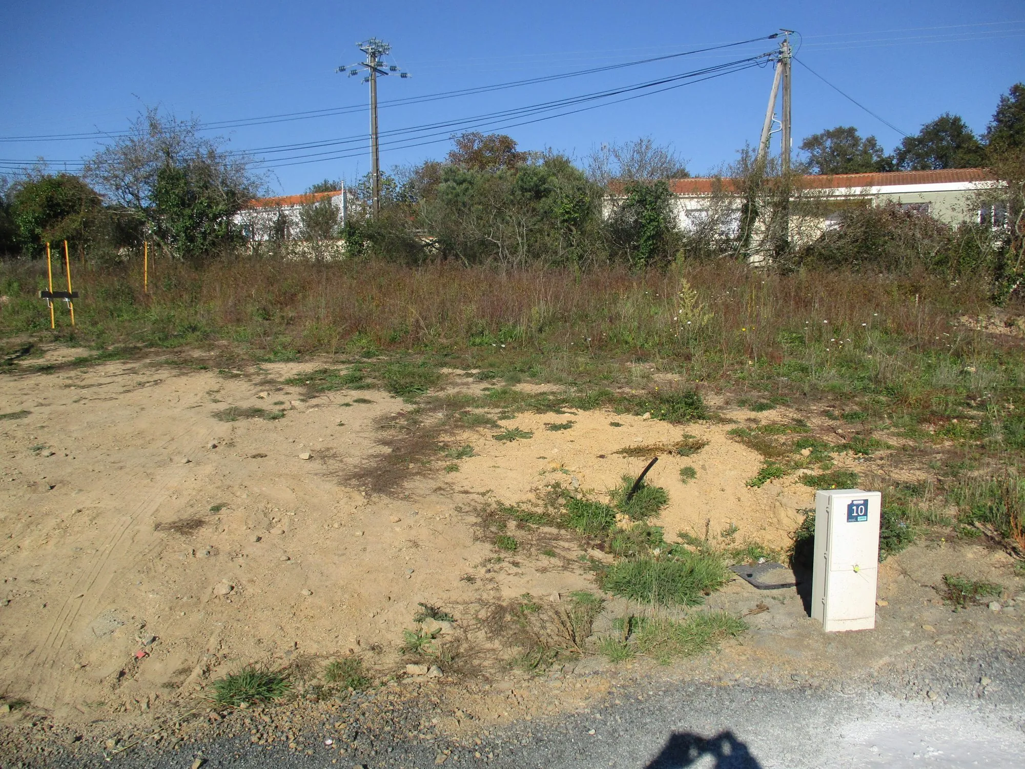Terrain constructible calme à Vairé et Brem-sur-Mer près de la mer 