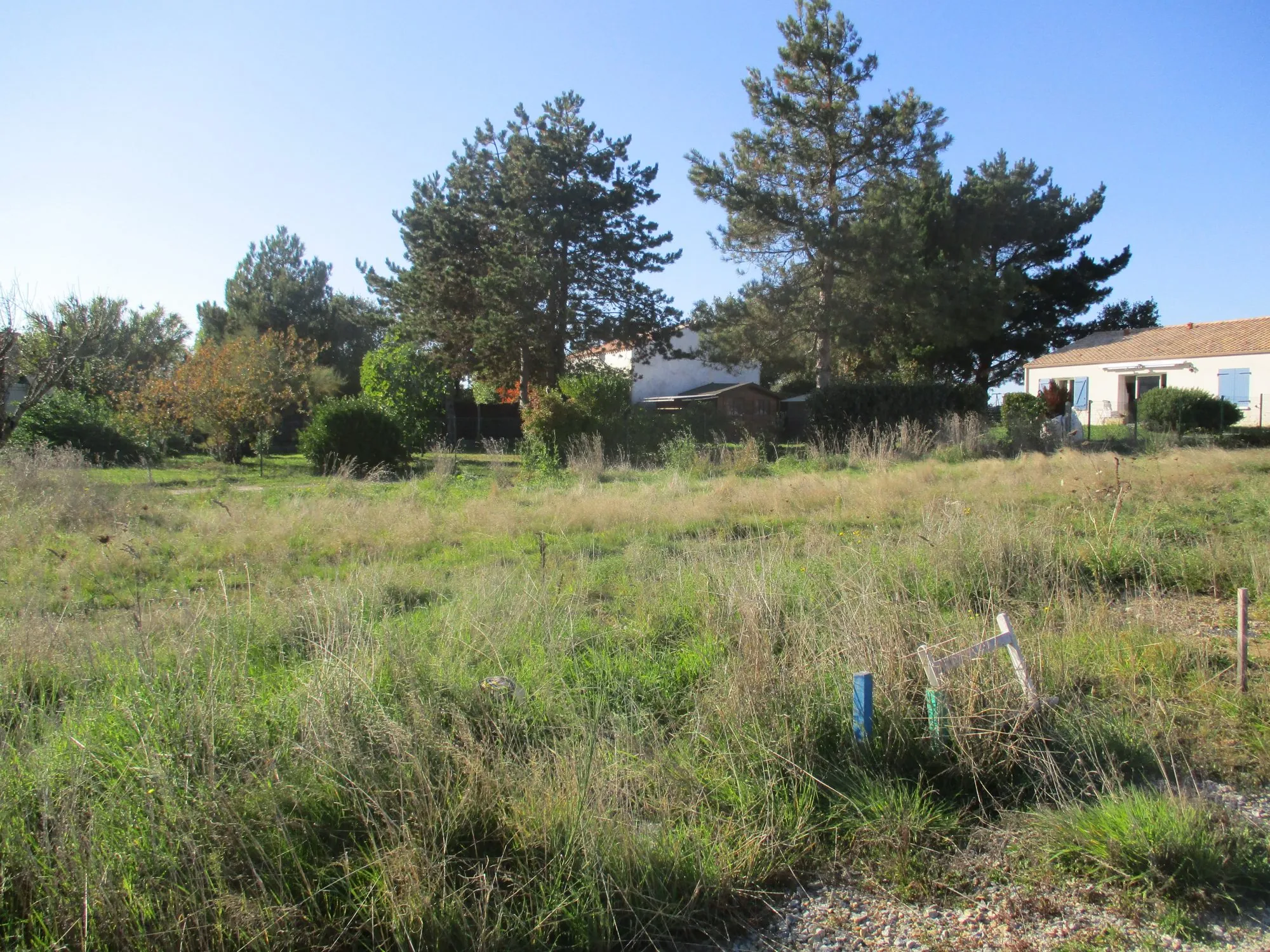 Terrain constructible calme à Vairé et Brem-sur-Mer près de la mer 