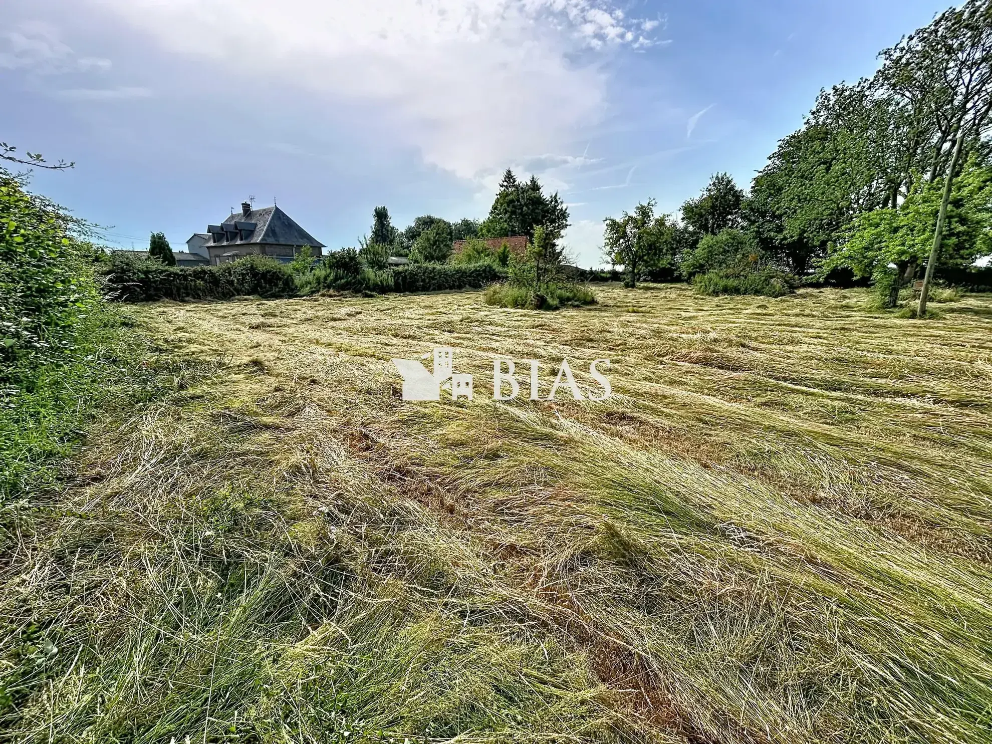 Terrain constructible plat de 1200 m² à Boissay proche Blainville-Crevon