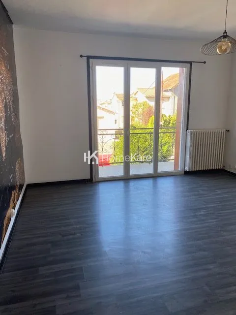 Maison à vendre à Saint-Gaudens avec deux appartements loués – Investissement idéal 