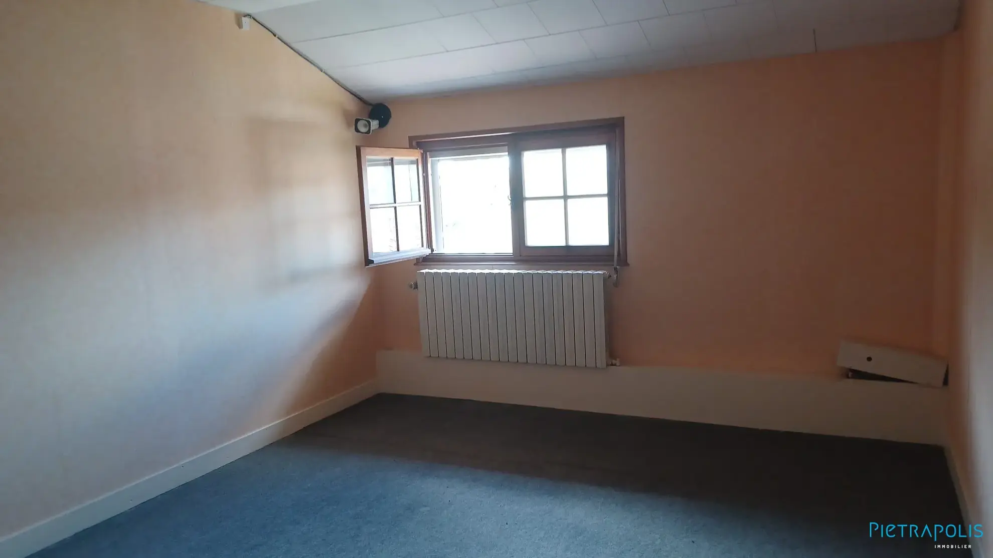 Maison de 170 m² avec cour et double garage à Romenay 