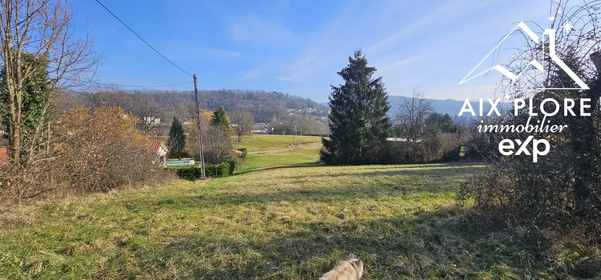 Terrain constructible de 610 m² avec vue dégagée à Jujurieux 
