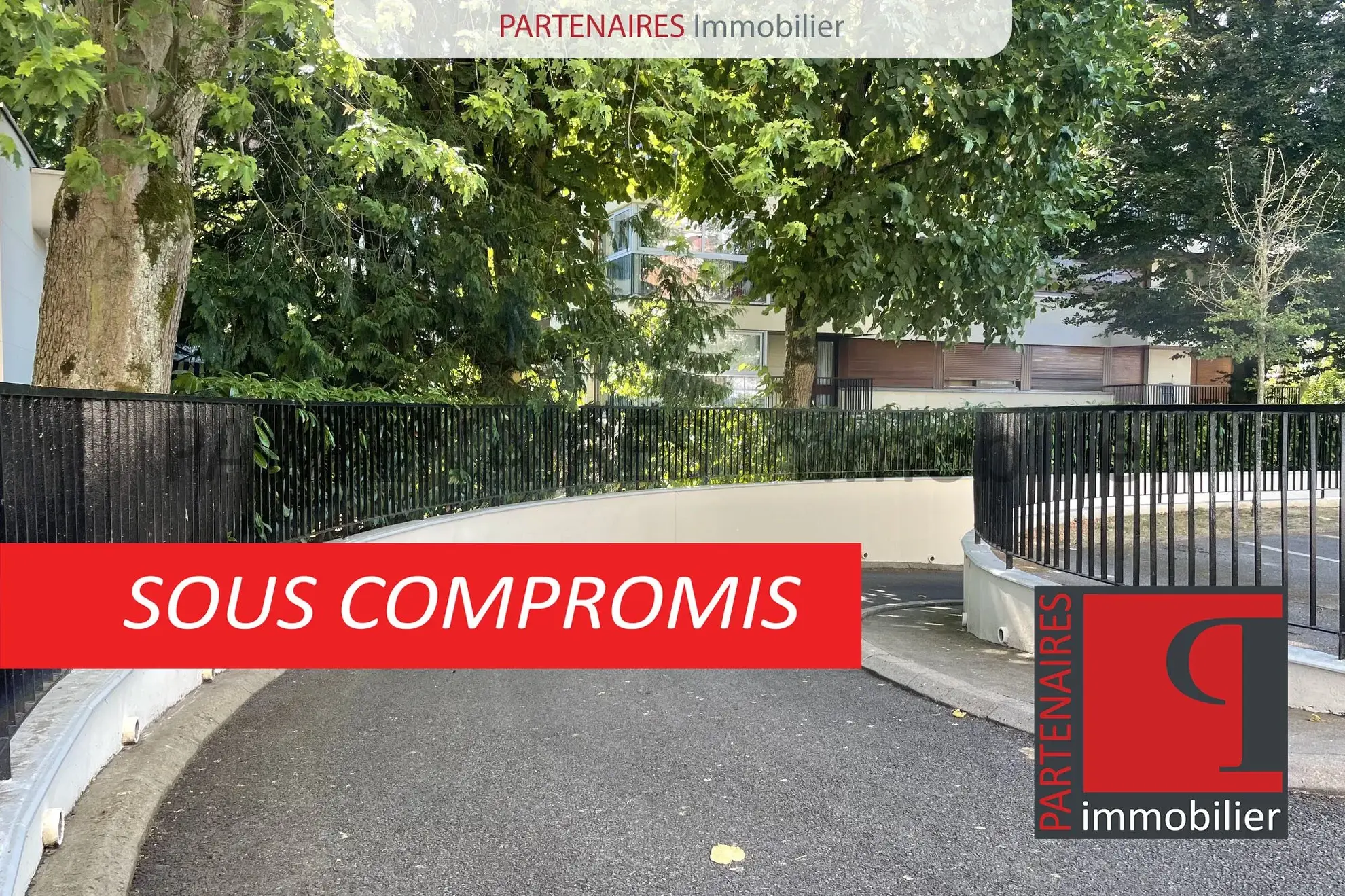 Box fermé de 12 m² à vendre à Le Chesnay-Rocquencourt, proche centre commercial