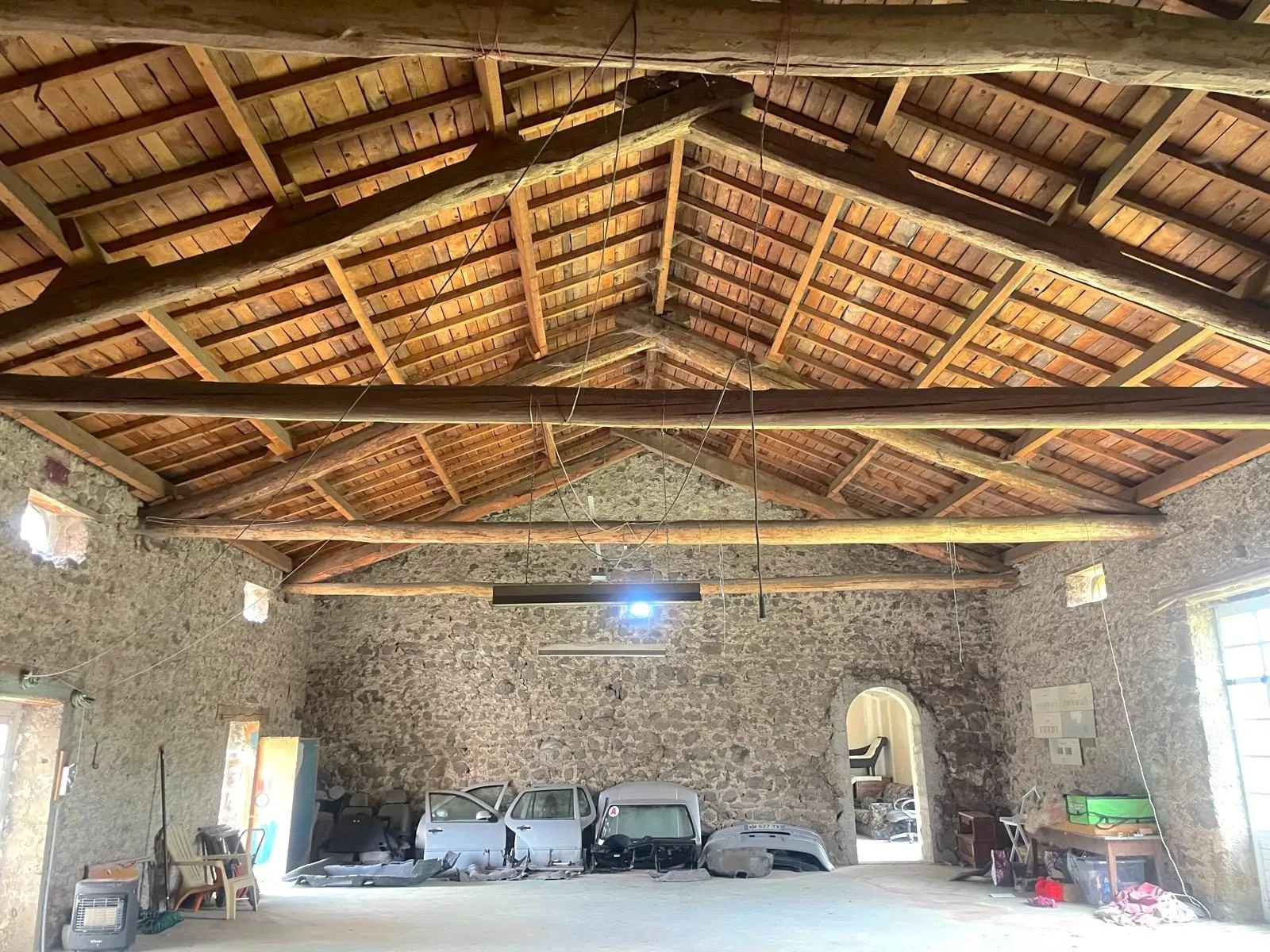 A vendre locaux spacieux de 310 m² à Sainte-Eugénie-de-Villeneuve, Auvergne-Rhône-Alpes 