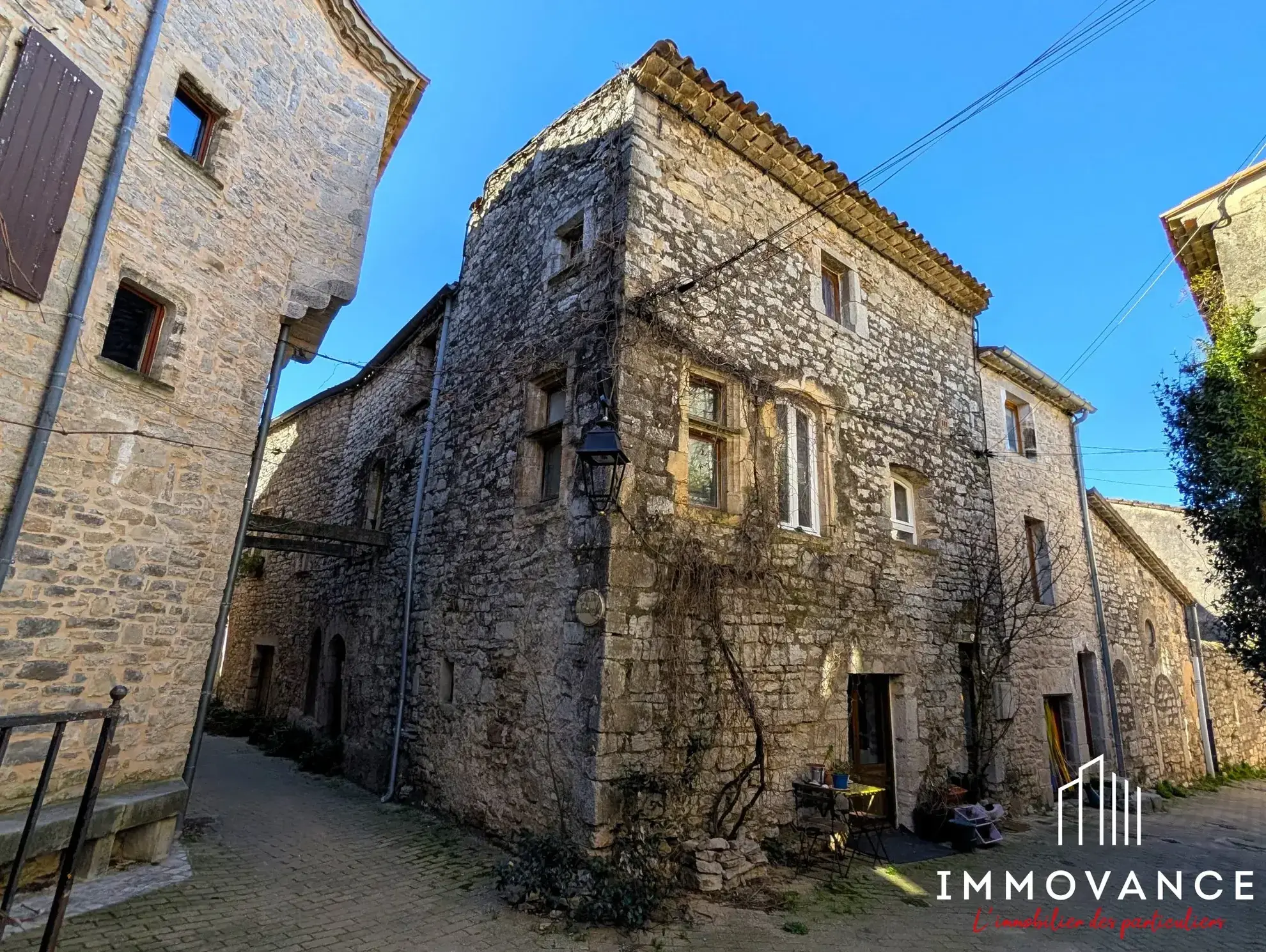 Maison de village authentique à Viols-le-Fort pour investissement locatif 