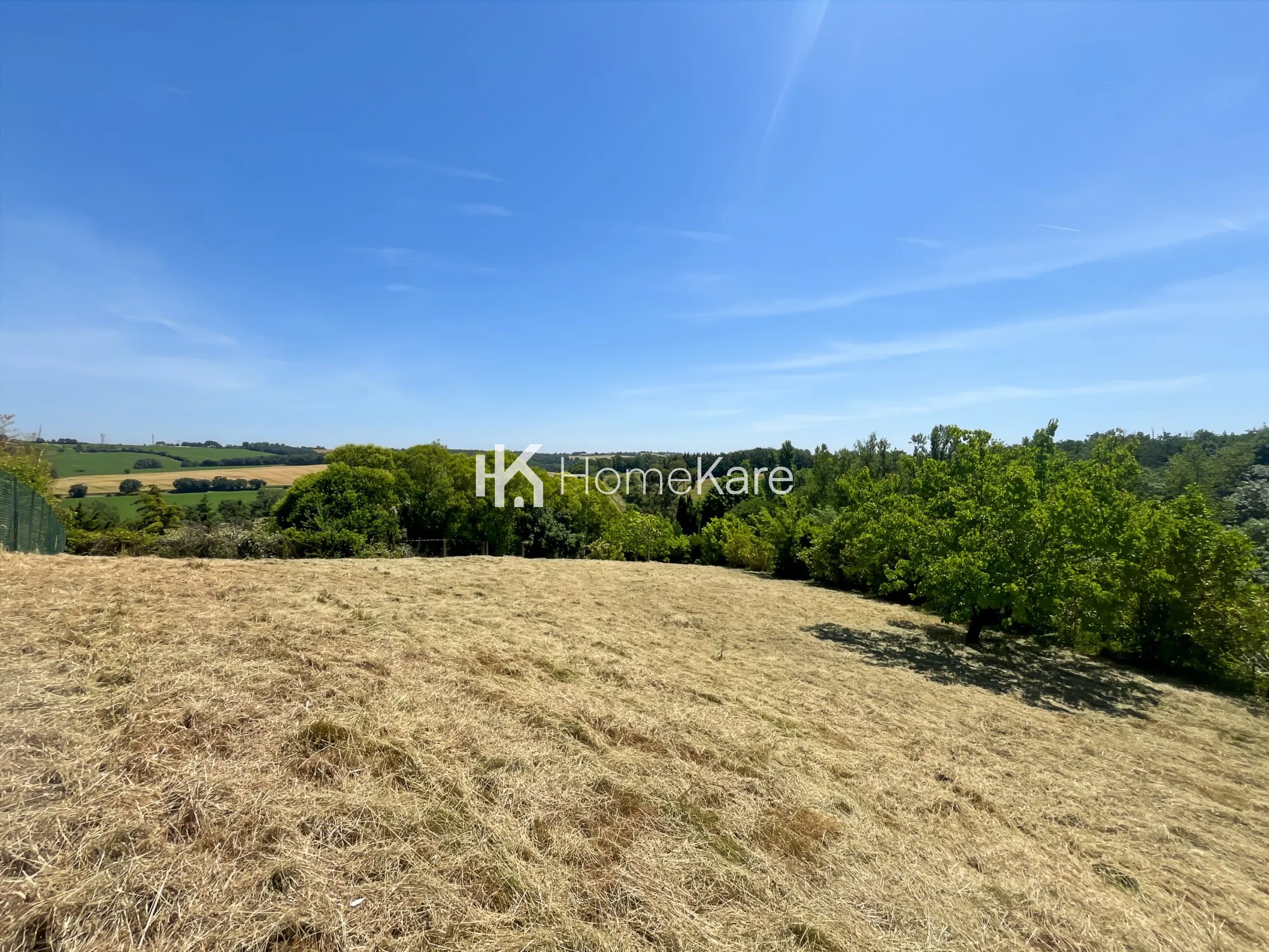Terrain à vendre à Auzielle 31650 – Vue imprenable et environnement calme 