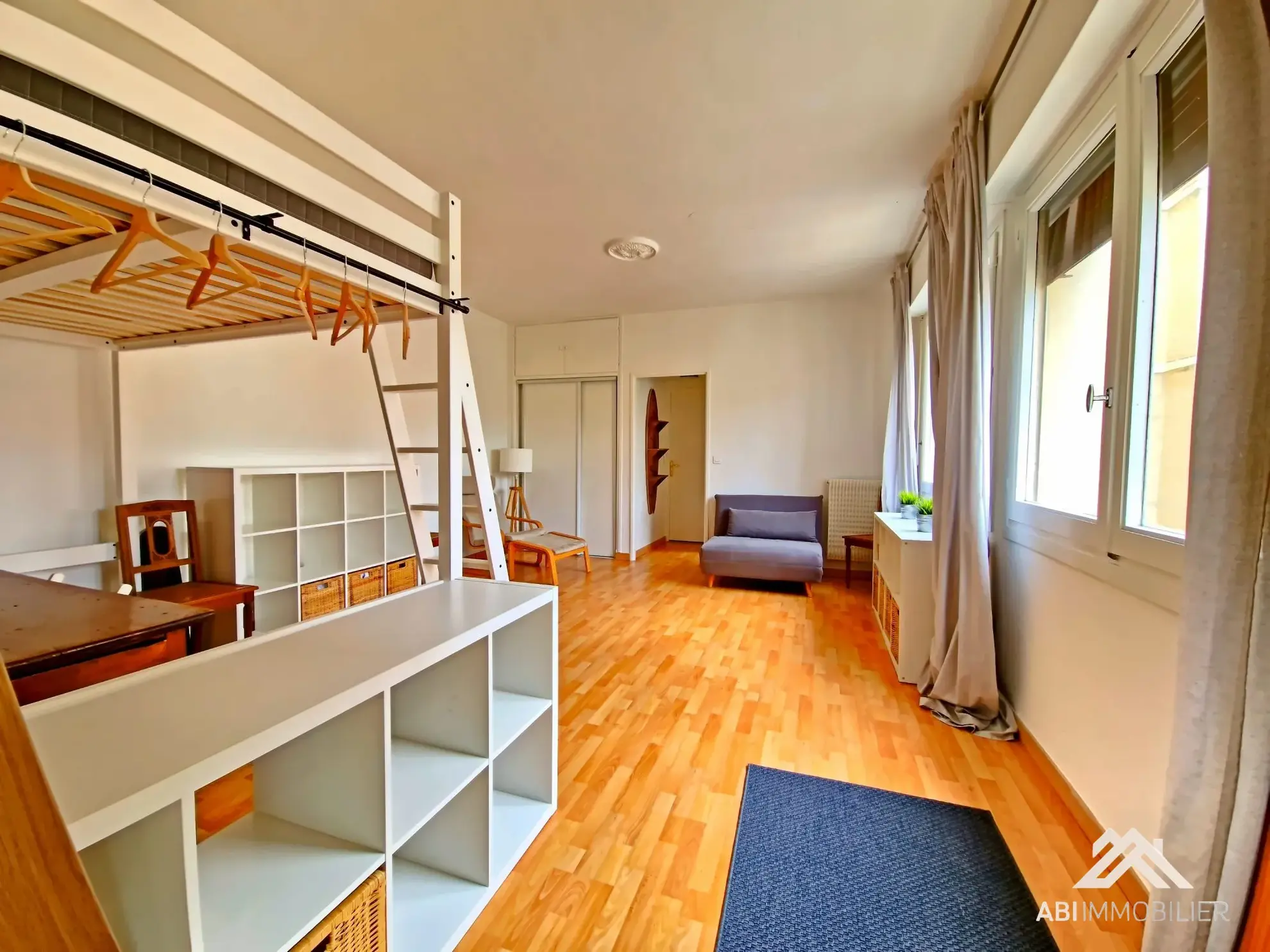 Appartement F1 rénové de 37 m² à Montpellier proche de la Comédie 