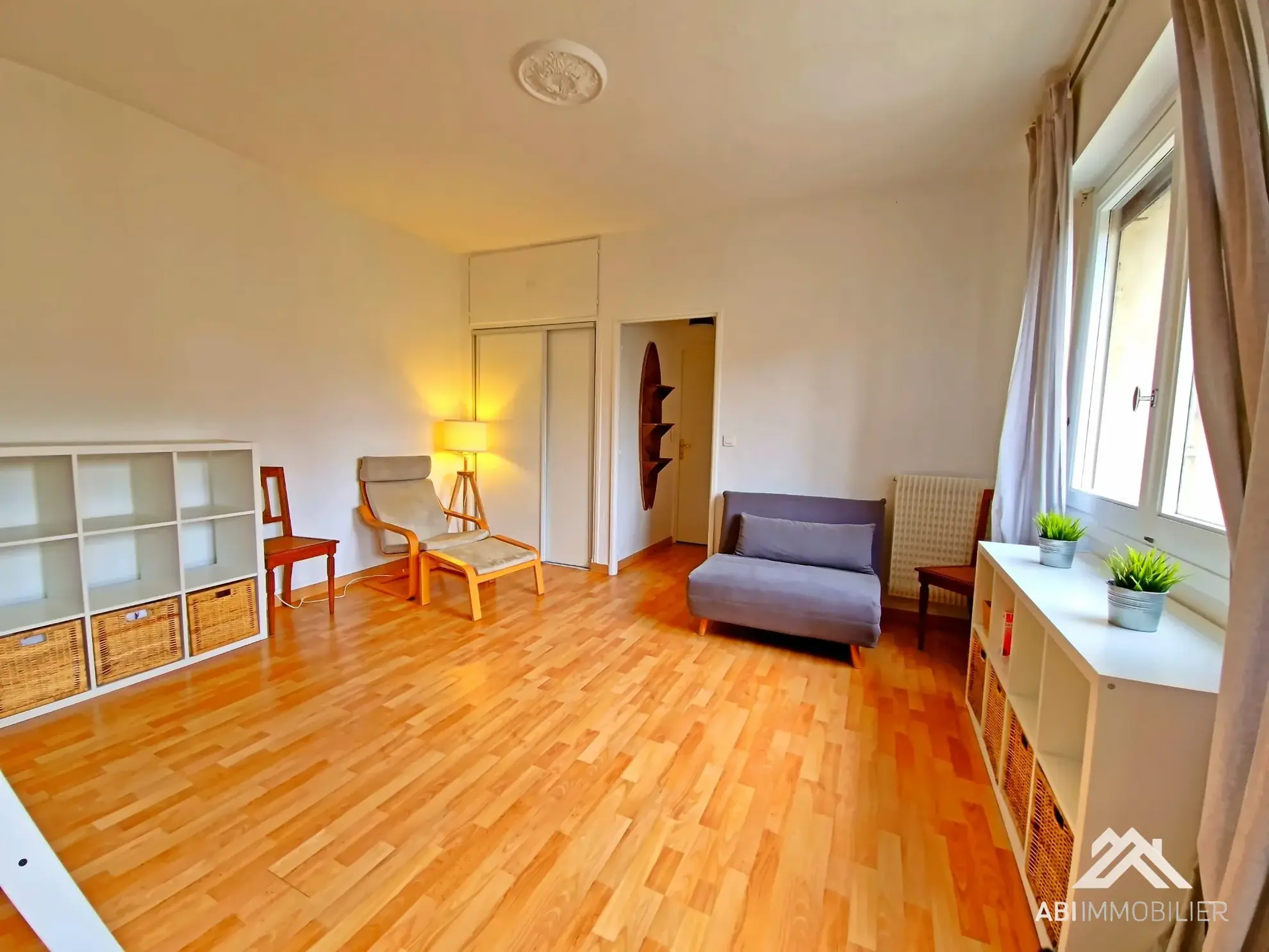 Appartement F1 rénové de 37 m² à Montpellier proche de la Comédie 