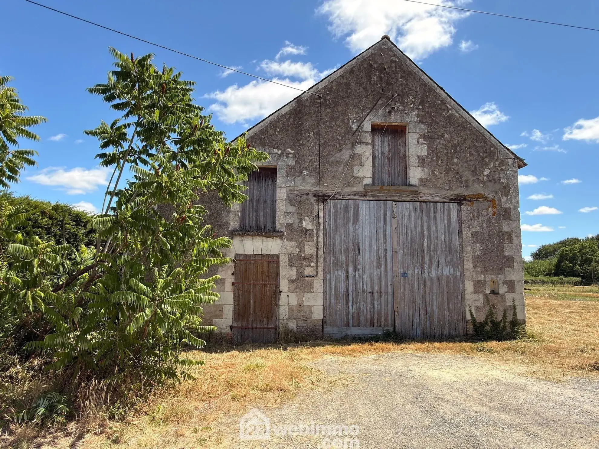 Ancienne grange à rénover de 100 m² à Mazé-Milon avec grand potentiel