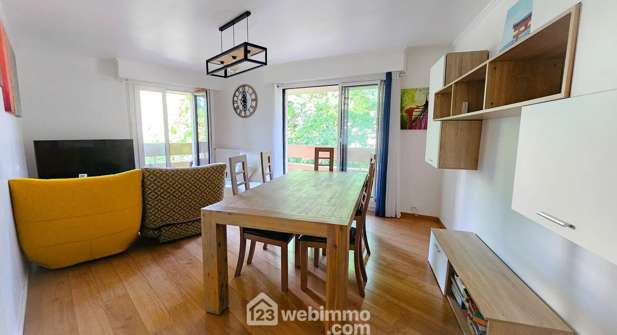 Spacieux appartement T4 avec balcon, garage et terrasse à Pau - Quartier Université
