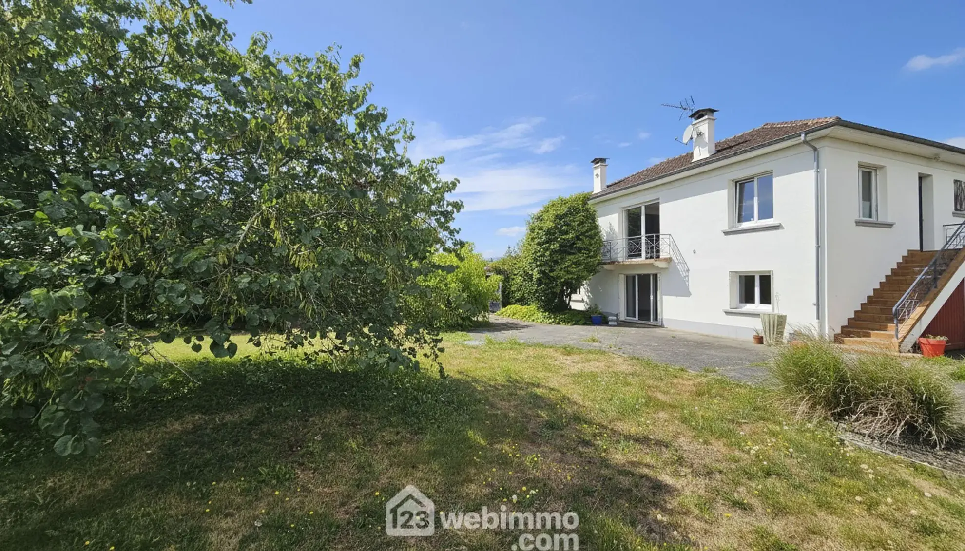 Maison à vendre de 190 m² à Bordes avec jardin et garage
