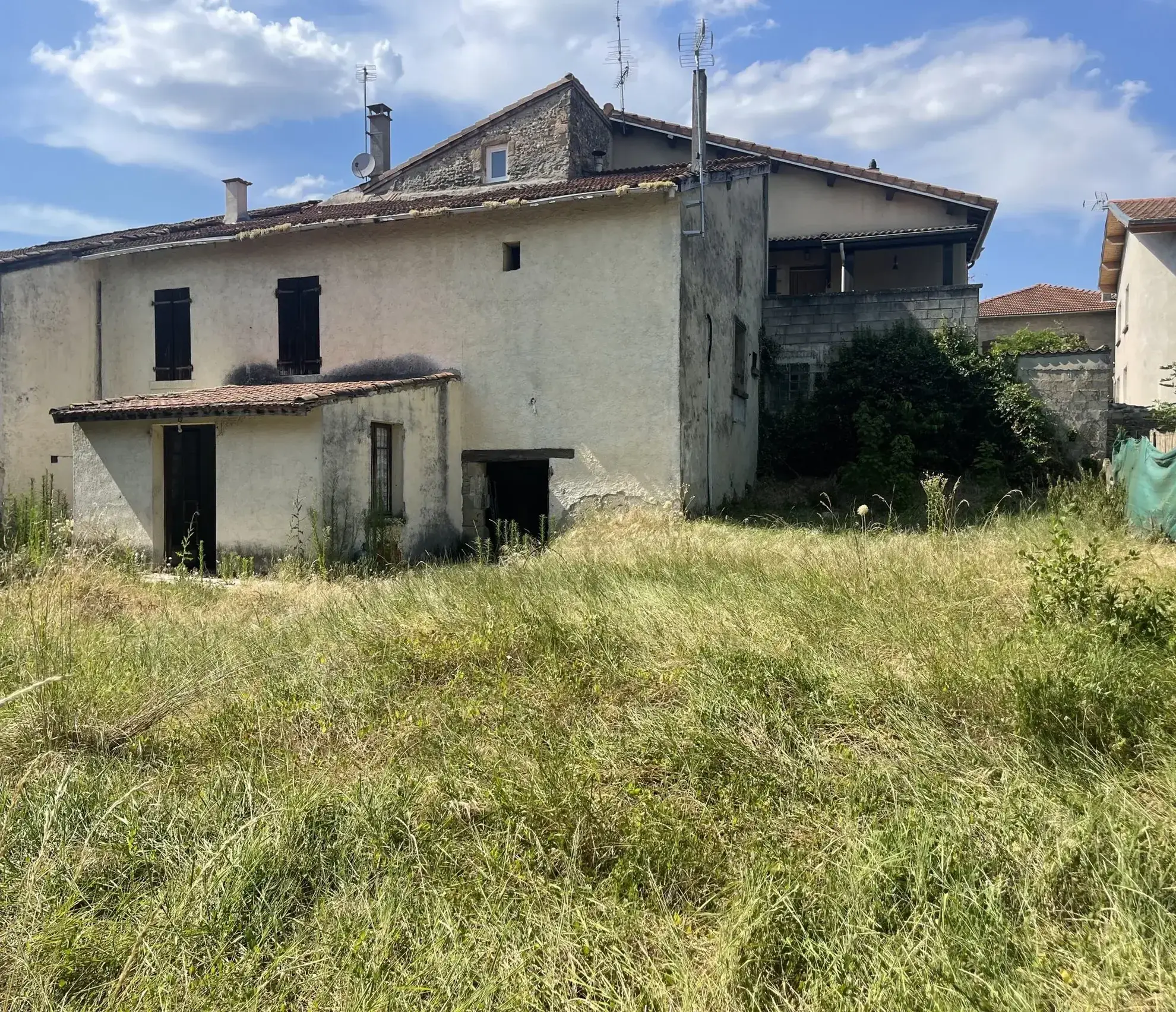 Maison à vendre à Mours-Saint-Eusèbe avec terrain et dépendance