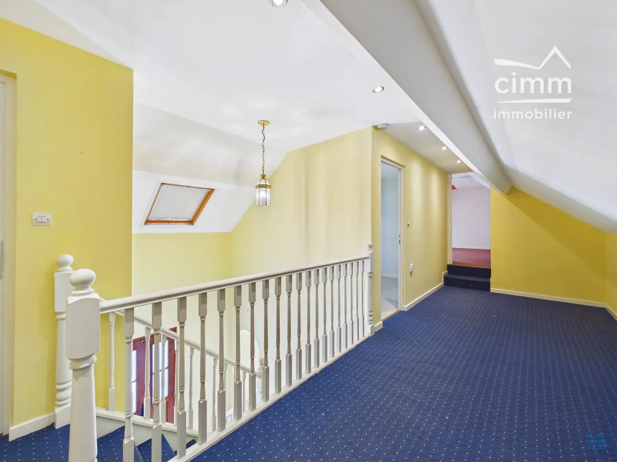 Maison mitoyenne avec jardin à Longué-Jumelles – 3 chambres, gros potentiel
