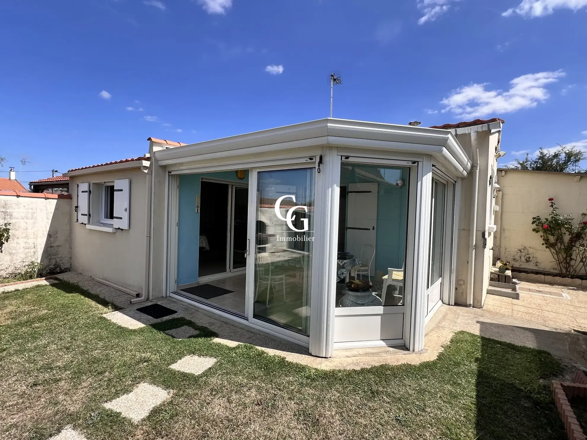 Maison individuelle lumineuse de 55 m² à Saint-Michel-Chef-Chef