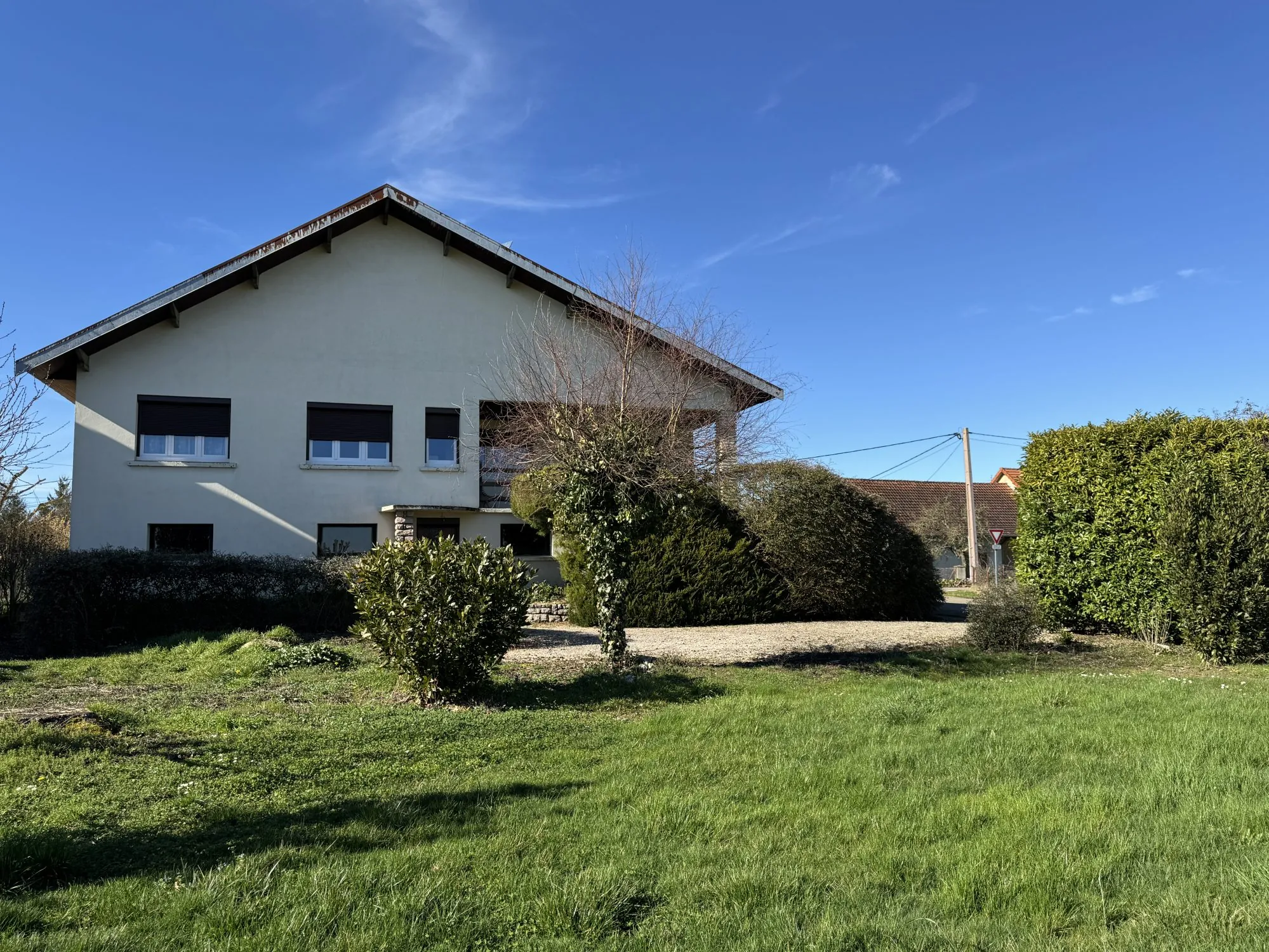 Maison à vendre à Asnans-Beauvoisin – 126 m², terrain 1040 m², à rénover
