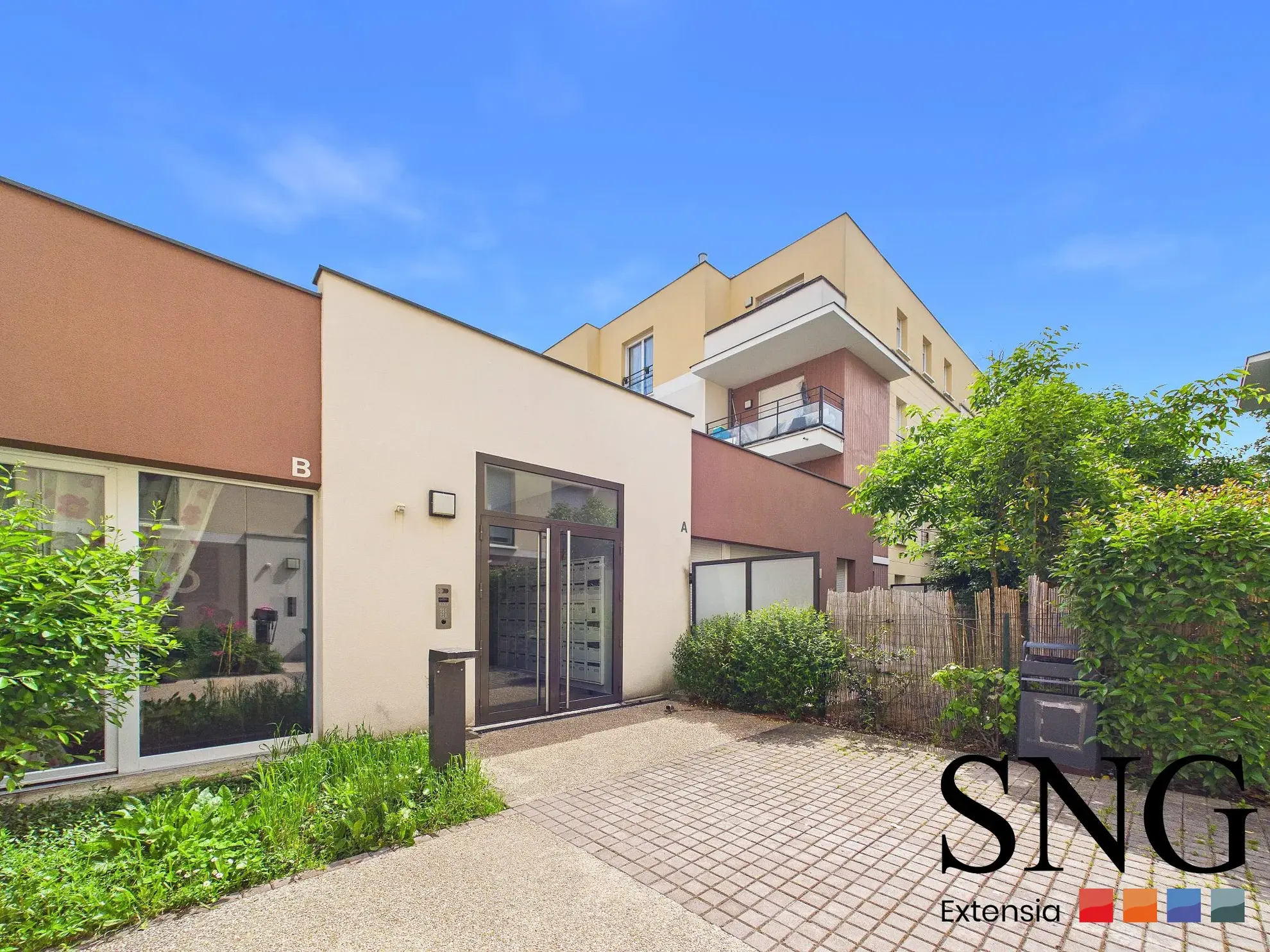Studio lumineux avec stationnement à Mennecy - Investissement locatif immédiat