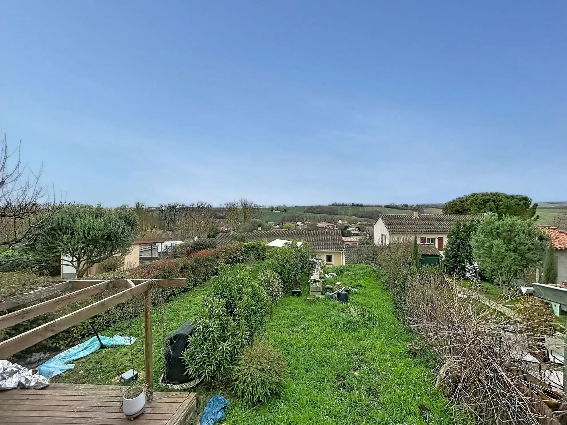 Maison de village à rénover avec extérieur et vue Pyrénées à Nailloux