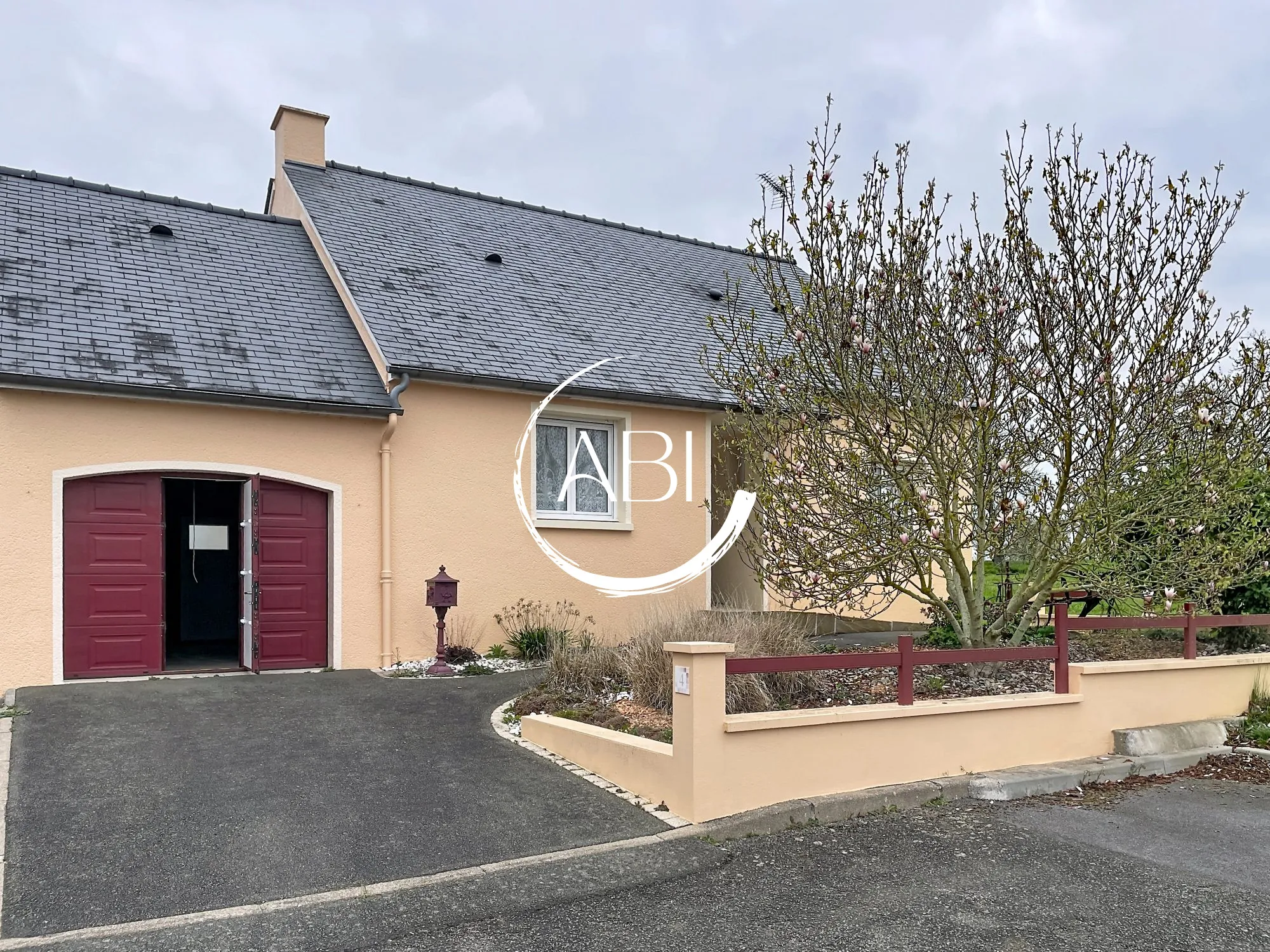 Maison 3 chambres avec véranda et jardin clos à Saint-Julien-du-Terroux