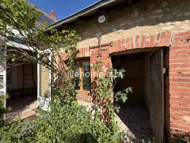 Maison de charme à Saint-Christophe, 97 m² avec jardin, idéale pour rénovation