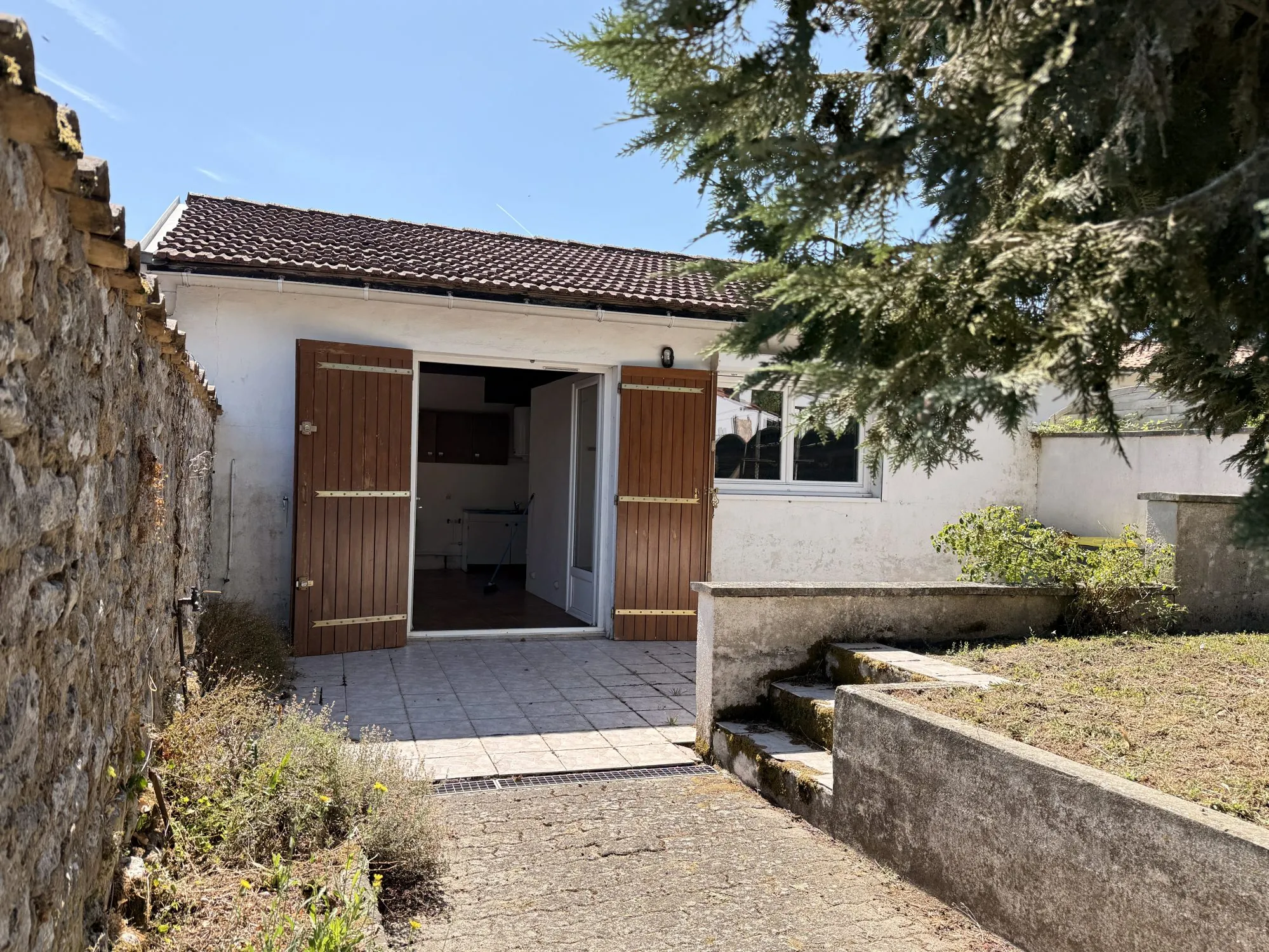 Maison de plain-pied à Cozes avec jardin et terrasse, idéalement située