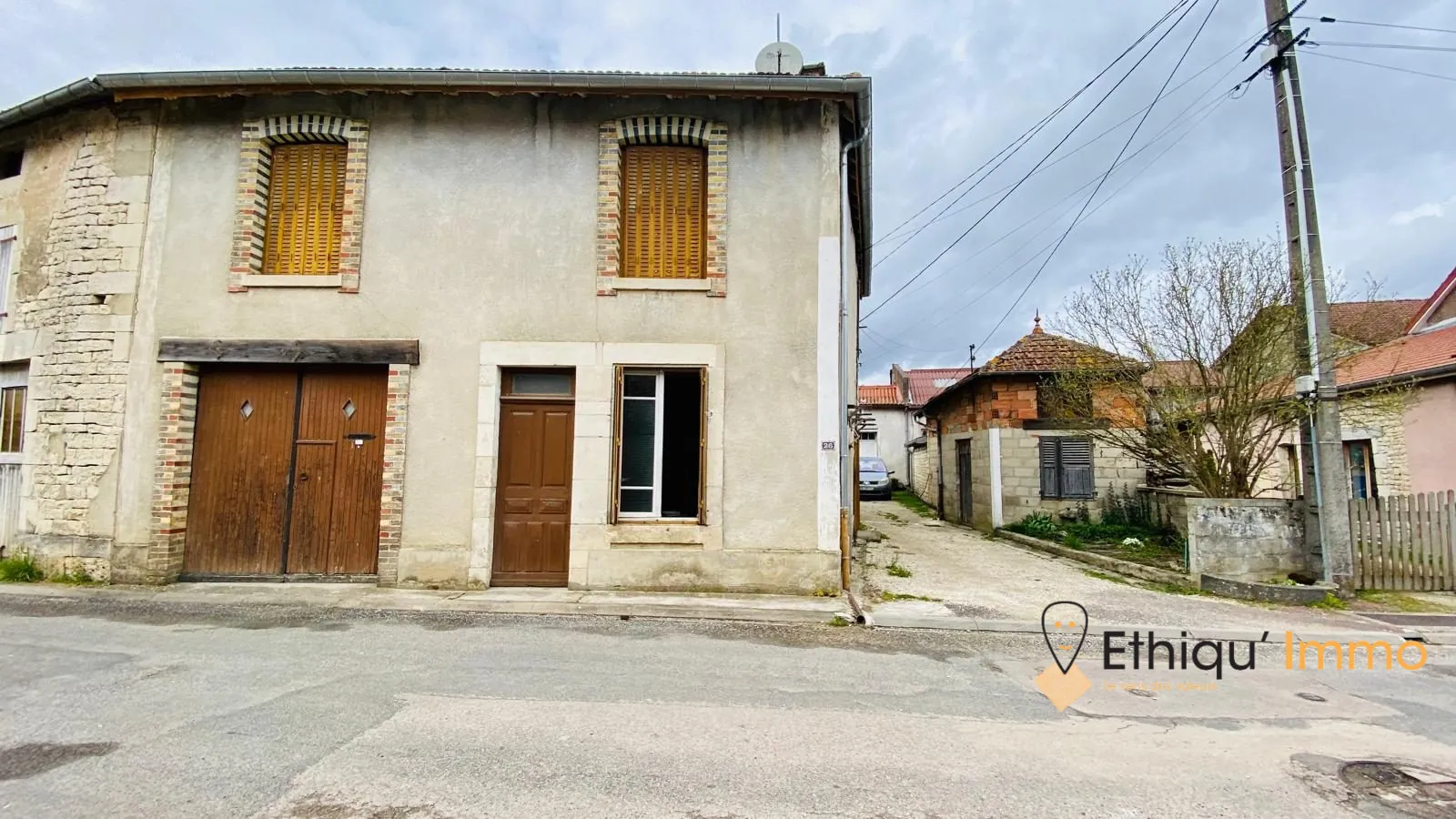 Charmante maison de village à Soncourt-sur-Marne avec jardin et dépendance, à rénover