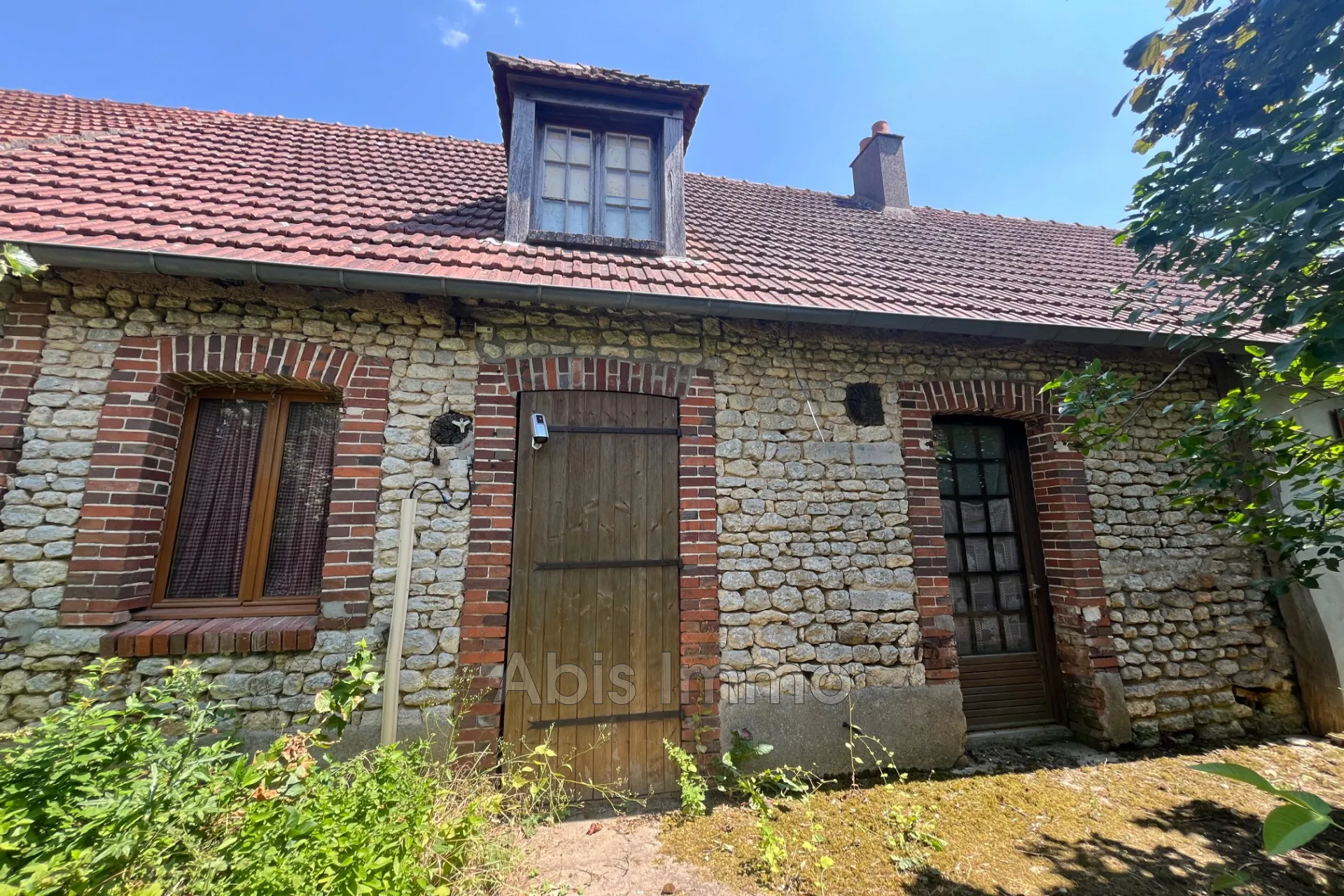 Maison à rénover proche Voves sur terrain boisé de 2775 m²