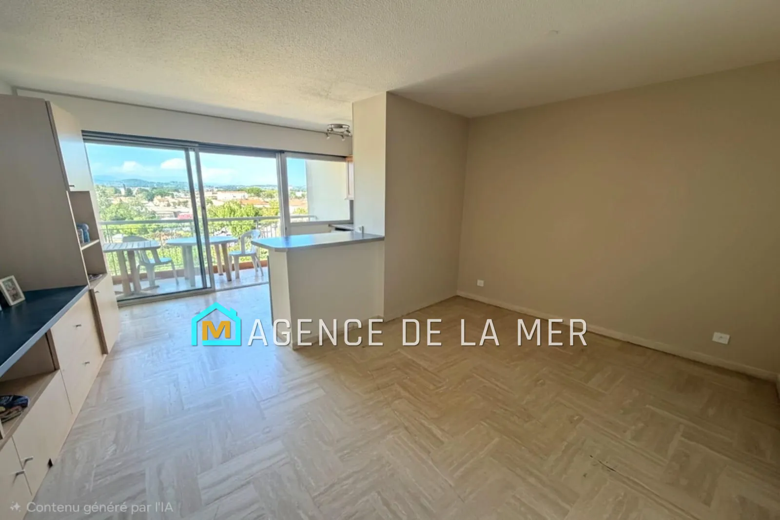 Studio à vendre à Mandelieu-La-Napoule avec piscine et loggia