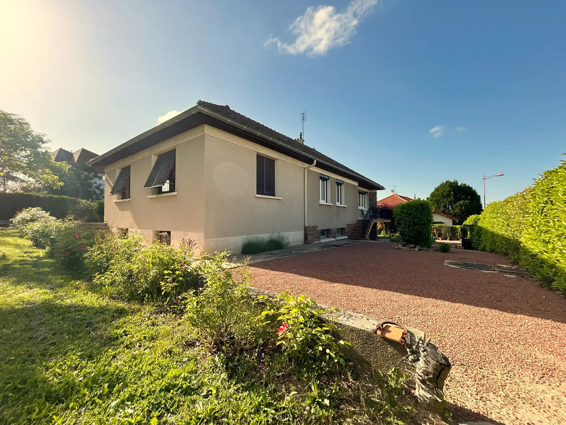 Maison familiale de 138 m² avec grand terrain à Commelle-Vernay