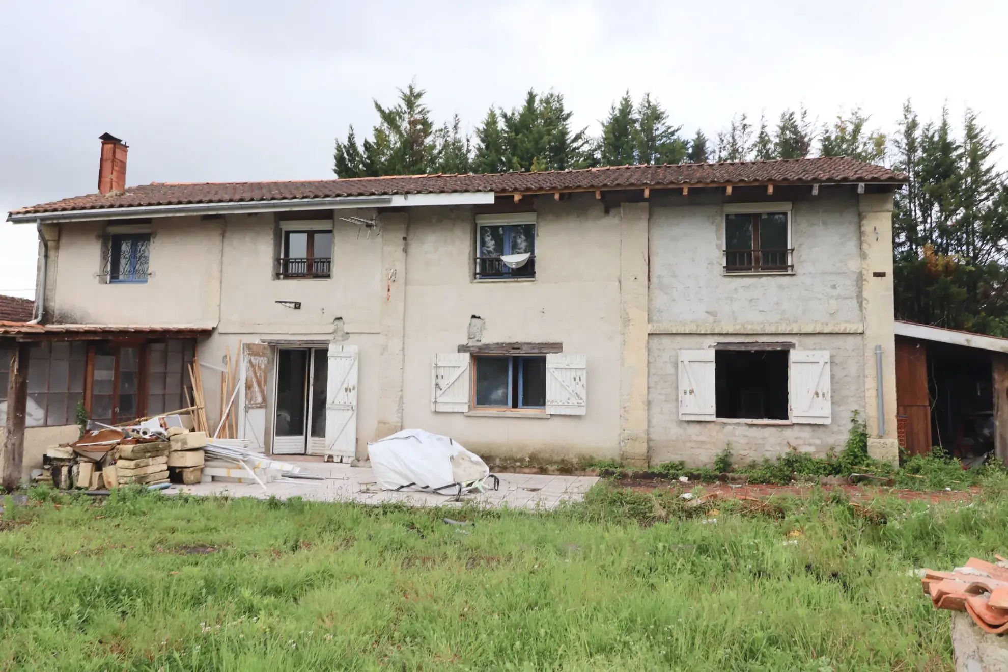 Grande maison à rénover à Reignac, proche Bordeaux et côte royannaise