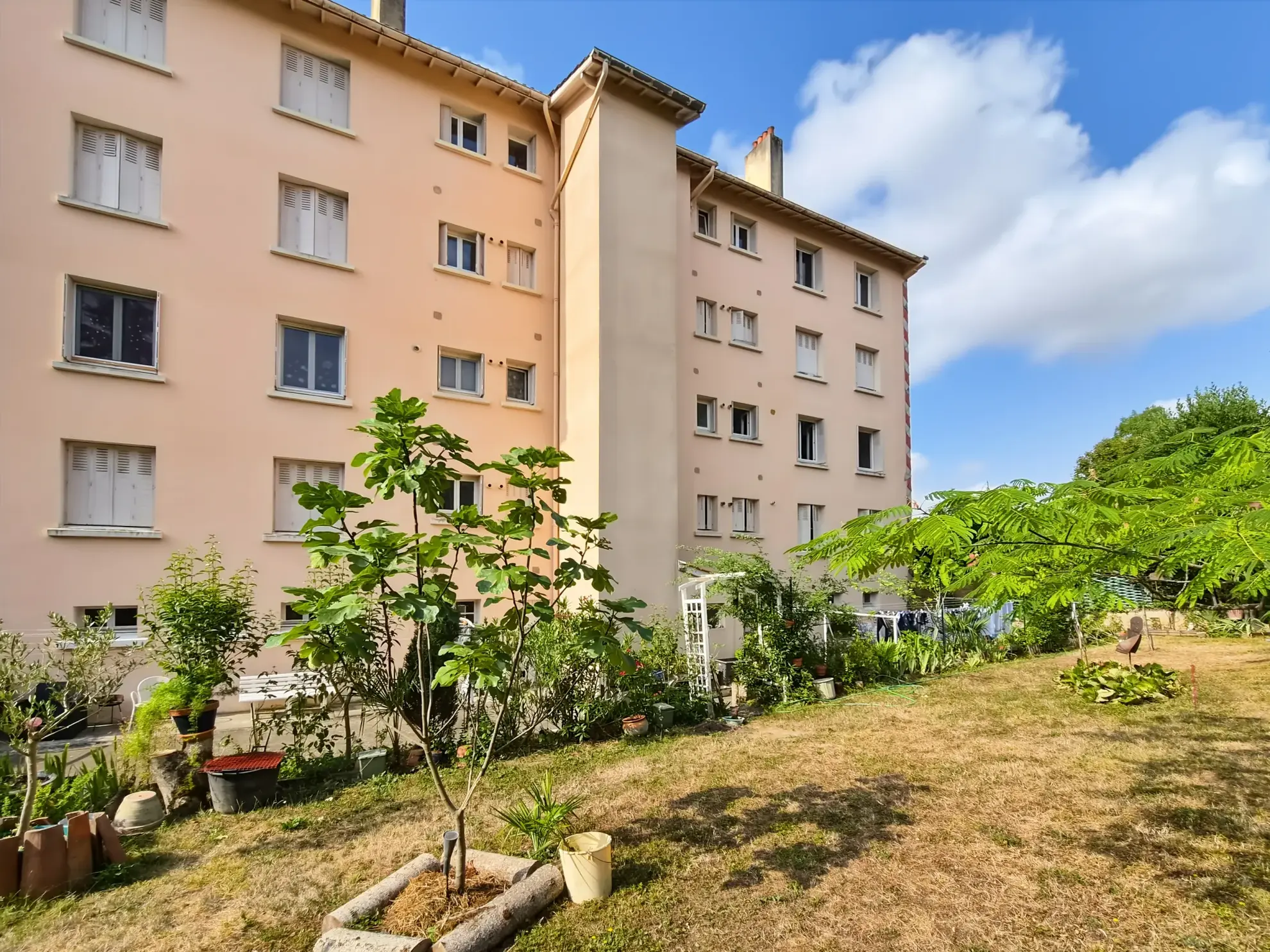 Appartement T3 lumineux de 56 m² à Auch avec cave, garage et espace extérieur