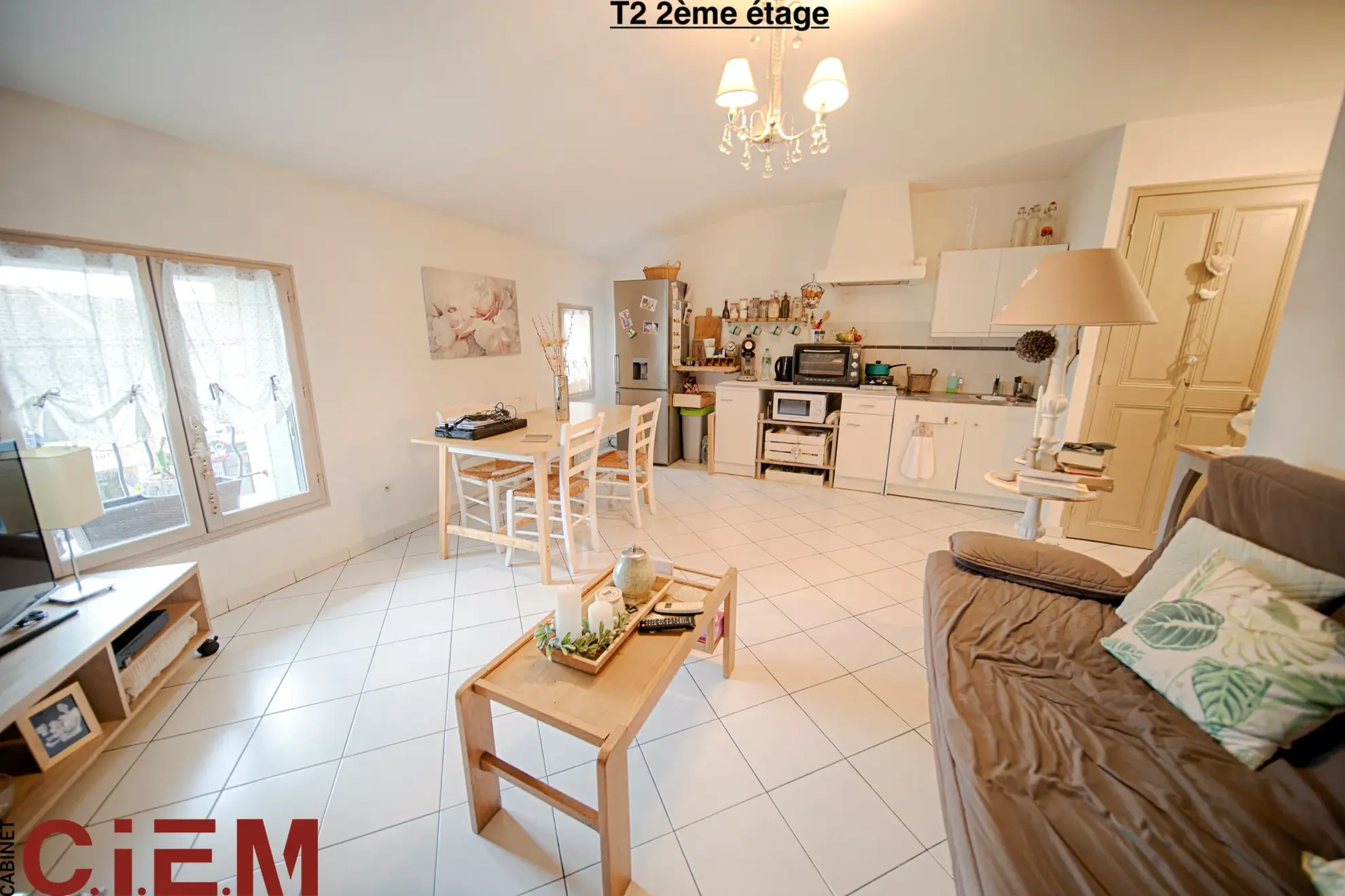 Investissement immobilier à Avignon : immeuble de 122 m² avec 3 appartements loués 