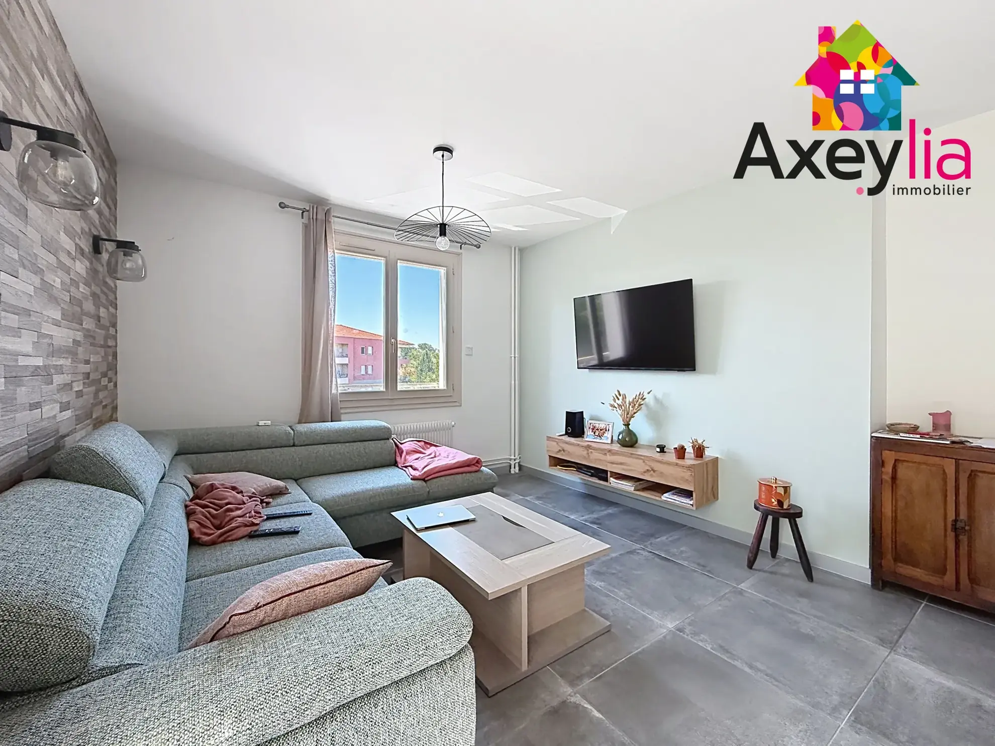 Appartement T4 rénové avec cave, terrasses et parking à Riorges