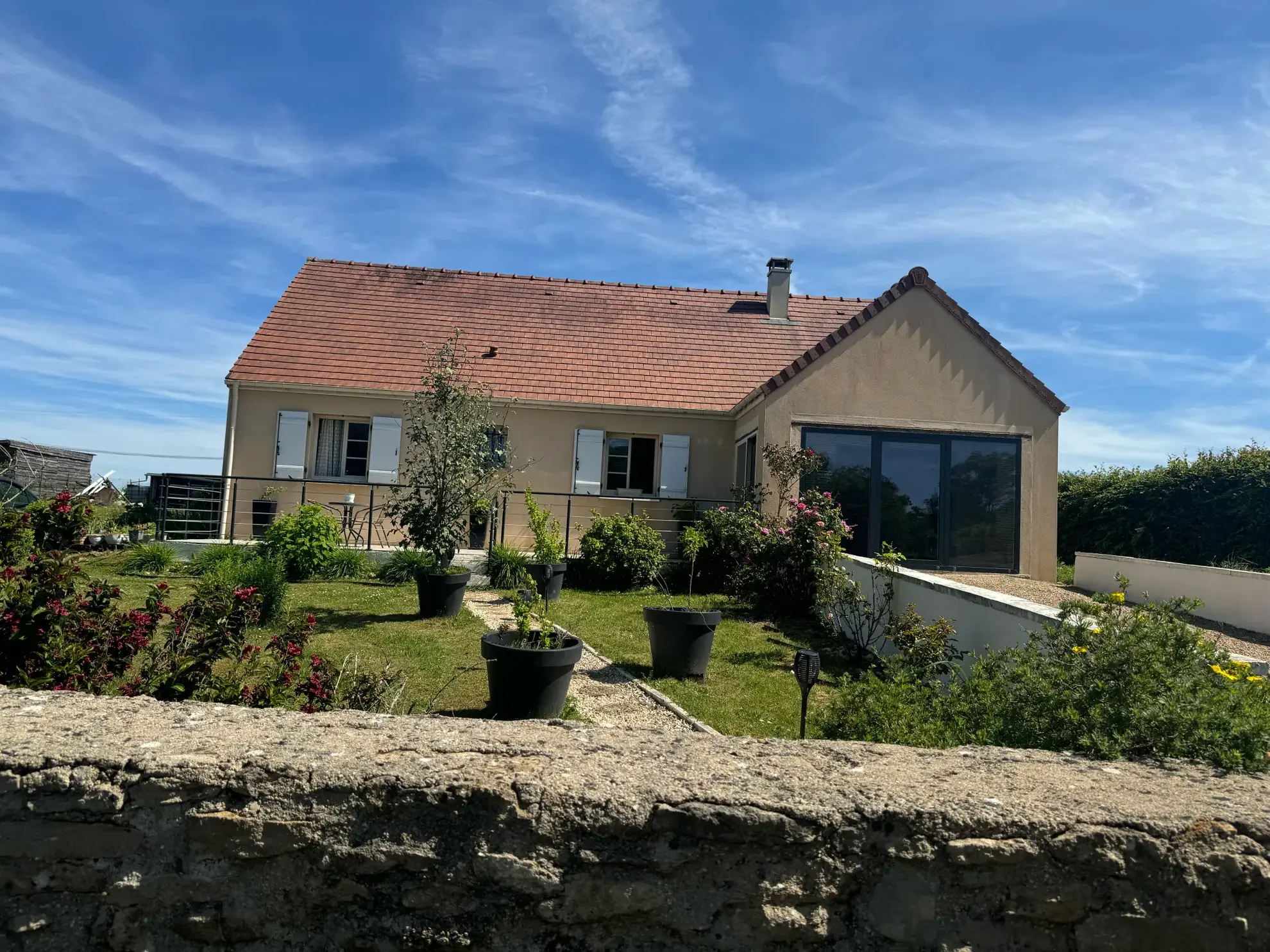 Maison de plain-pied avec grand terrain à Coutarnoux (89440) - Idéal pour famille