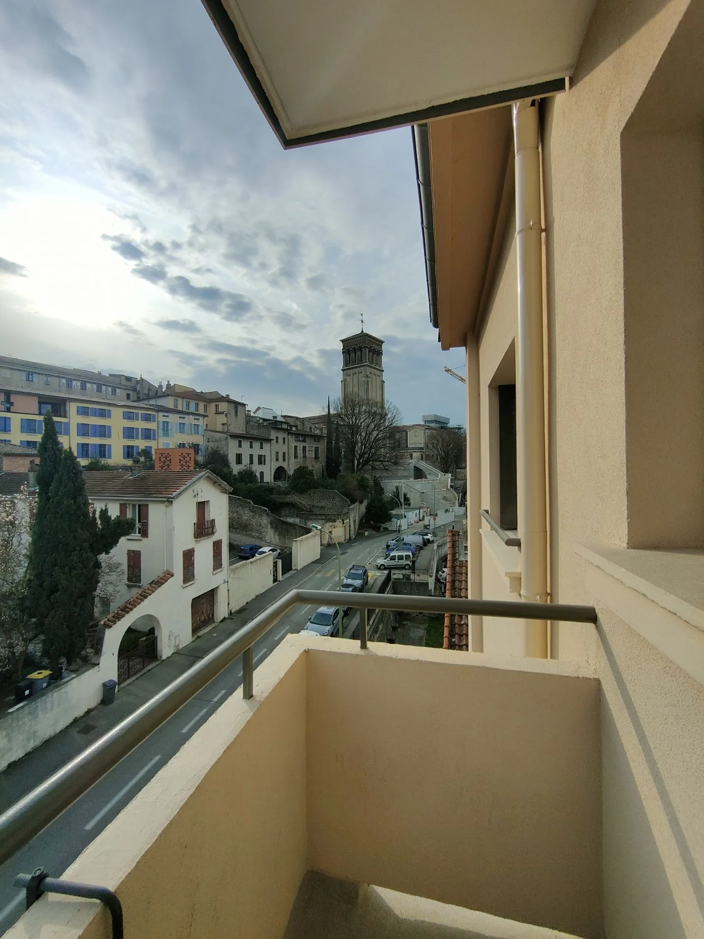 Appartement T2/3 lumineux à Valence Vendu Meublé et Équipé