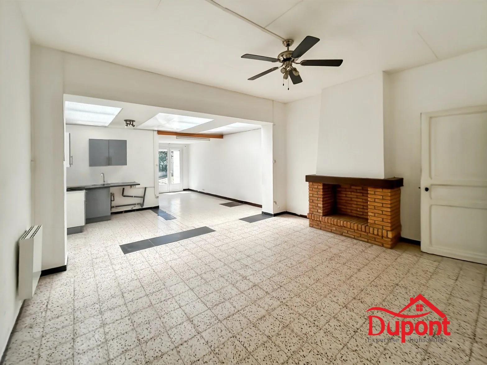 Maison lumineuse avec garage, grenier aménageable et jardin à Aniche à vendre