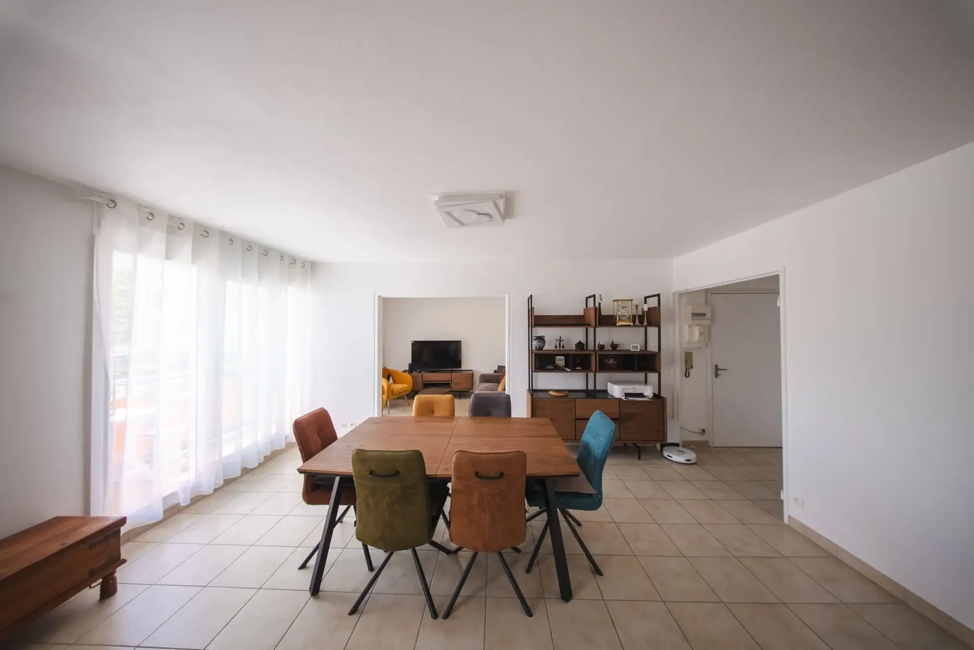 Appartement T4 rénové avec balcon, parking et cave à Clermont-Ferrand