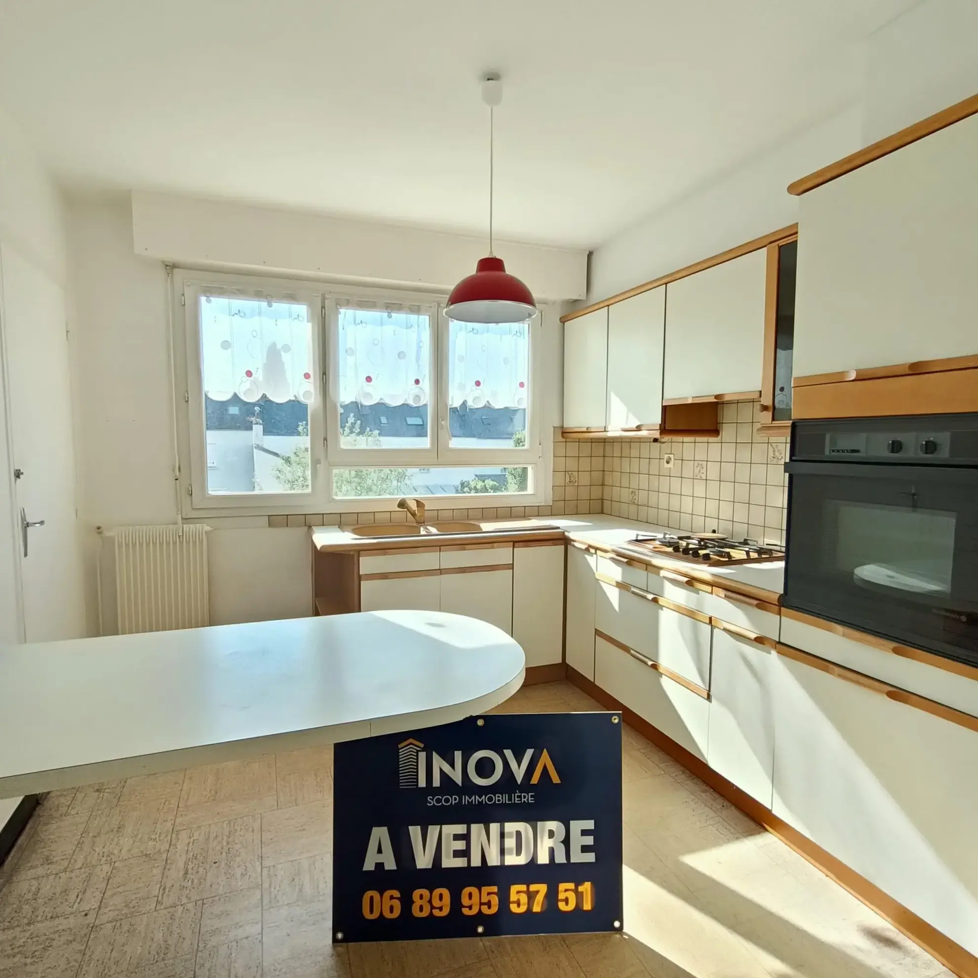 Appartement T3 de 64 m² avec balcon, garage et ascenseur à Lorient