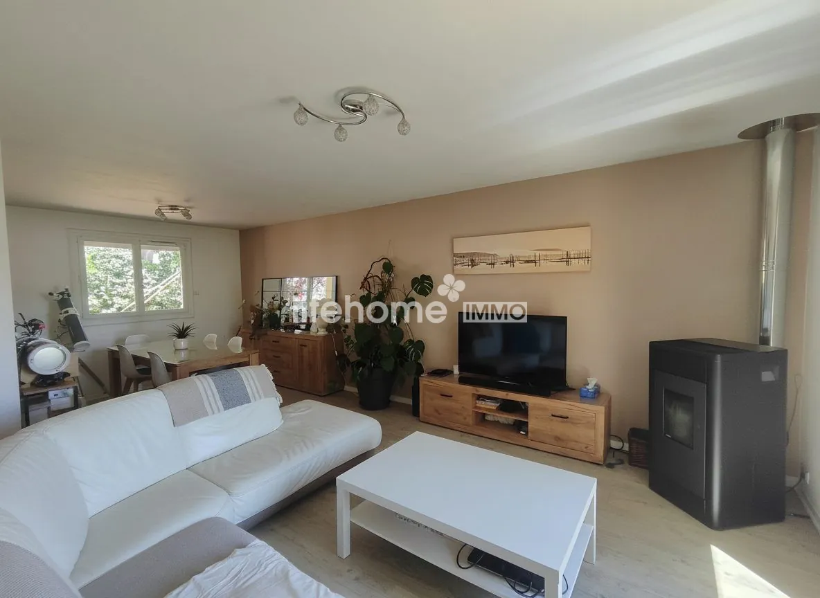 Maison individuelle de 130 m² avec 4 chambres et jardin à Déols